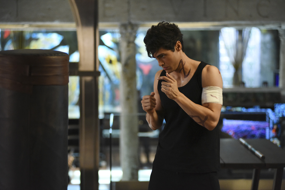 New Alliances Must Be Formed Tonight On “Shadowhunters” – Get The Details Here!