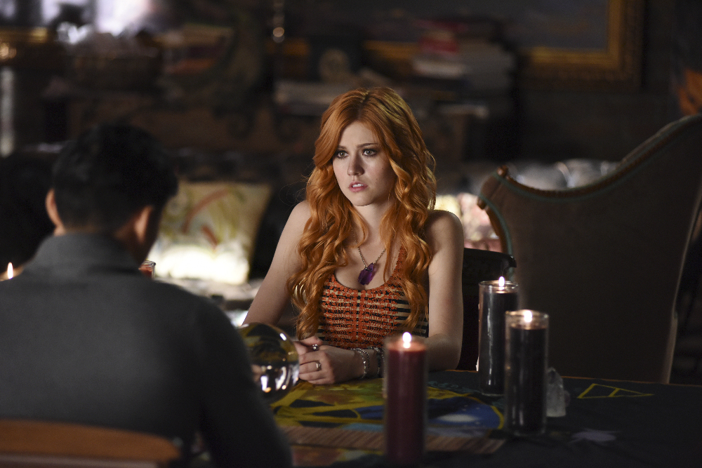 Clary Enters An Alternate Dimension Tonight On “Shadowhunters” – Watch A Sneak Peek!