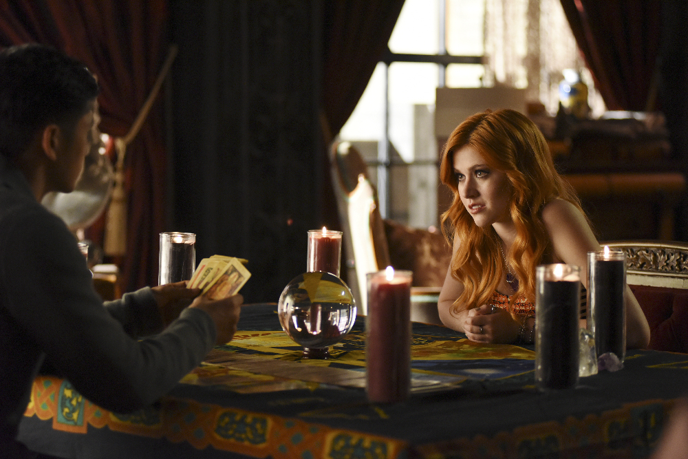 Clary Enters An Alternate Dimension Tonight On “Shadowhunters” – Watch A Sneak Peek!