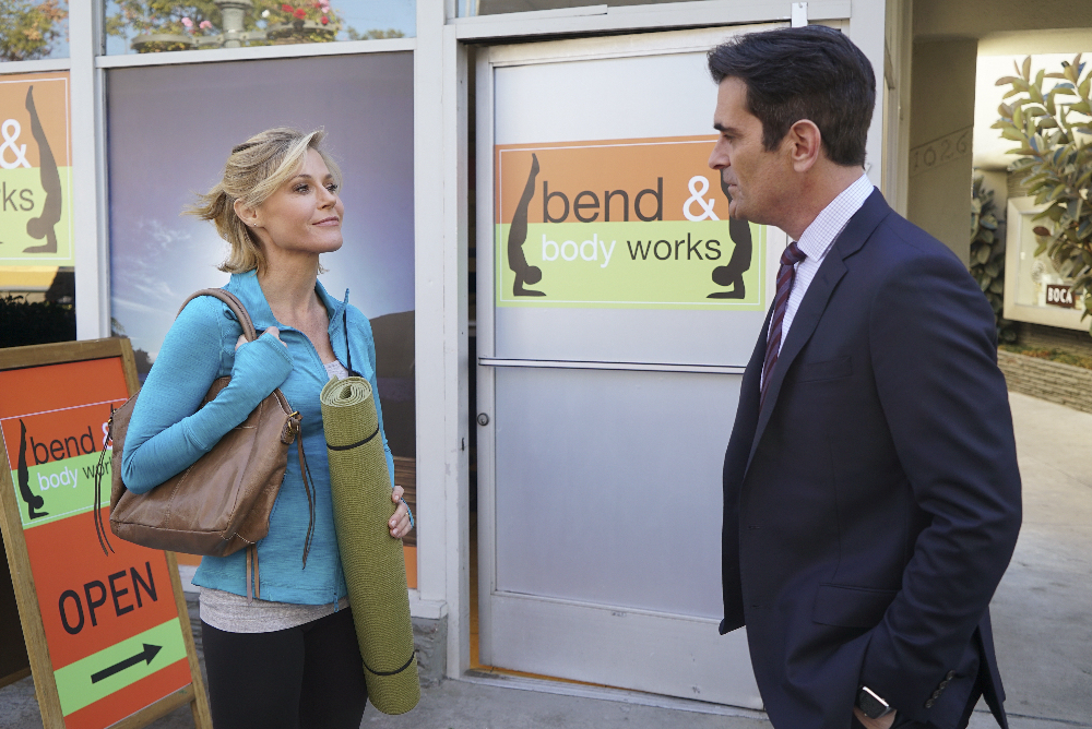 Claire & Phil Are Covering Up Inappropriate Behavior Tonight On “Modern Family” – Get The Deets!