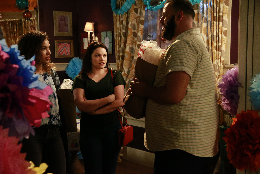 Maddie Fears For Wes’s Sobriety Tonight On “Recovery Road” – Watch A Sneak Peek!
