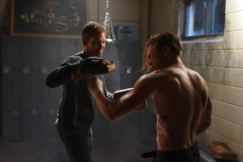 A New Ally Helps Clary & Jace Tonight On “Shadowhunters” – Watch A Sneak Peek!