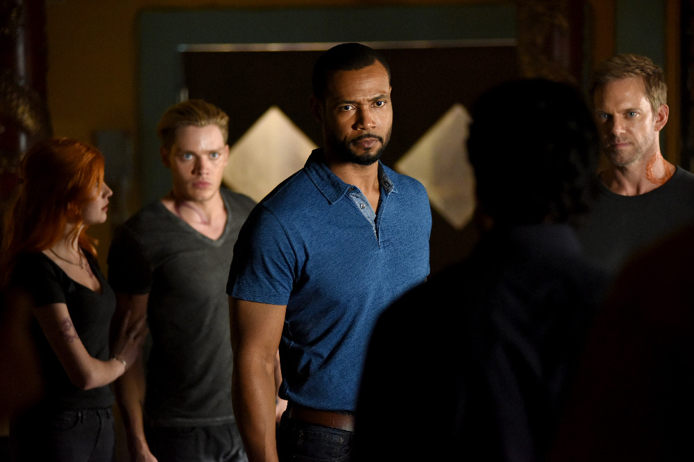 A New Ally Helps Clary & Jace Tonight On “Shadowhunters” – Watch A Sneak Peek!