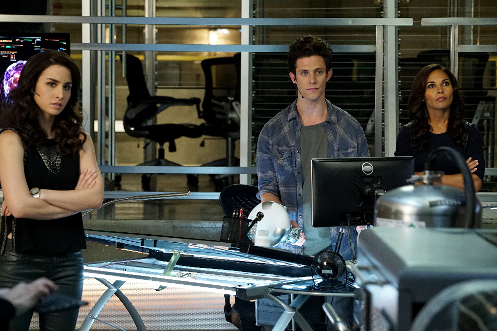 The Stitchers Program Kicks Off Version 2.0 Tonight On The Season Premiere Of “Stitchers” – Watch A Sneak Peek!