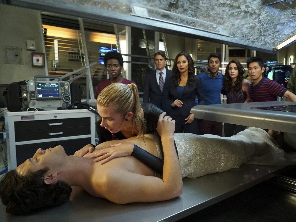 The Stitchers Program Kicks Off Version 2.0 Tonight On The Season Premiere Of “Stitchers” – Watch A Sneak Peek!