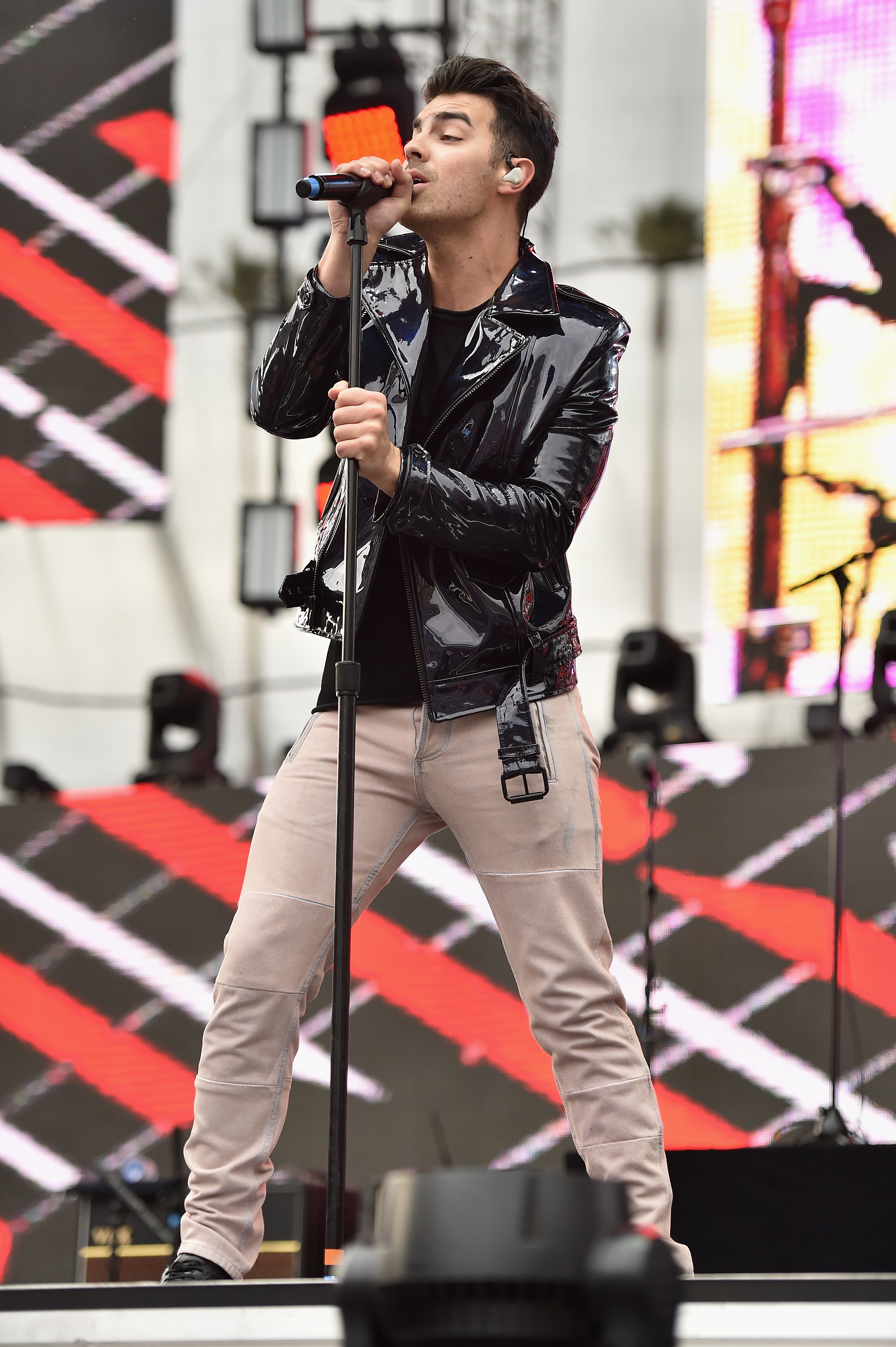 Ariana Grande, Zayn, Demi Lovato & More Headline 102.7 KIIS FM’s Wango Tango