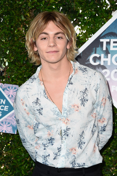 2016 Teen Choice Awards – Teal Carpet Arrivals