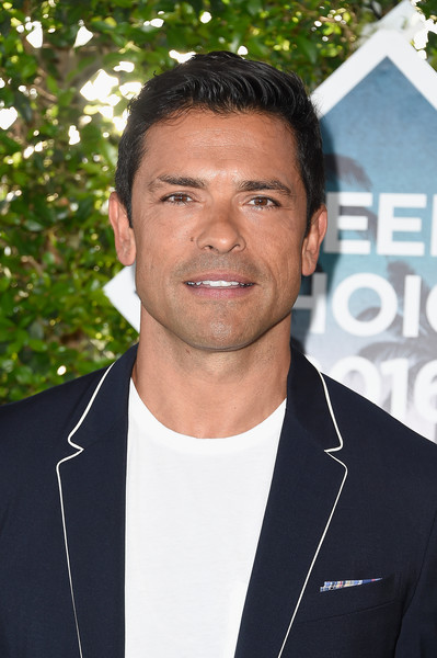 2016 Teen Choice Awards – Teal Carpet Arrivals