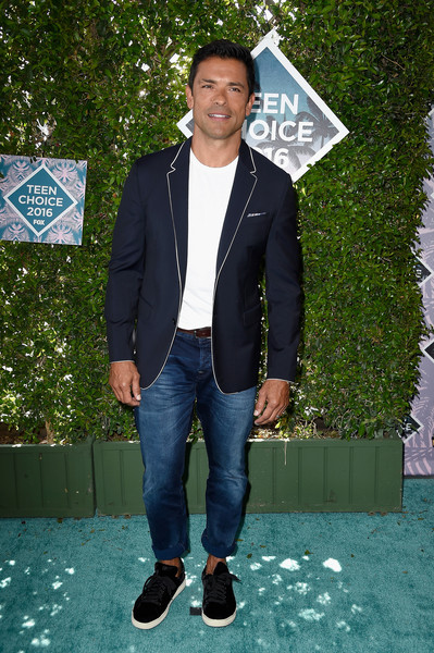 2016 Teen Choice Awards – Teal Carpet Arrivals