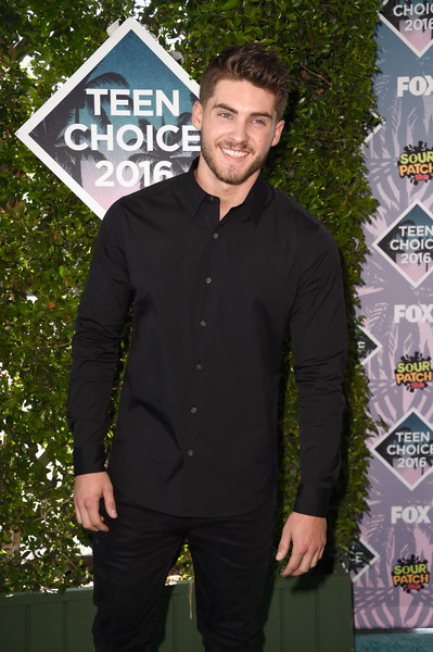 2016 Teen Choice Awards – Teal Carpet Arrivals