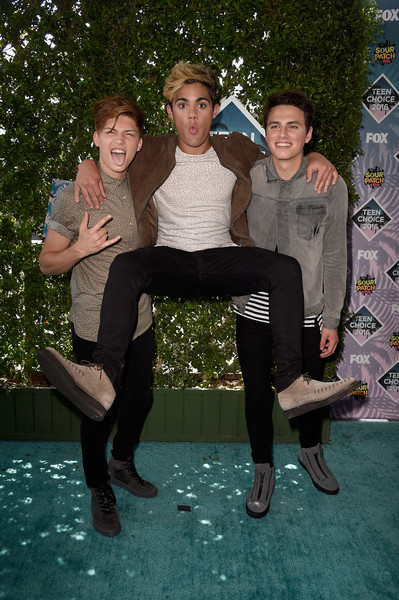2016 Teen Choice Awards – Teal Carpet Arrivals