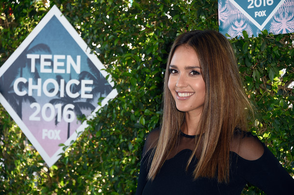2016 Teen Choice Awards – Teal Carpet Arrivals