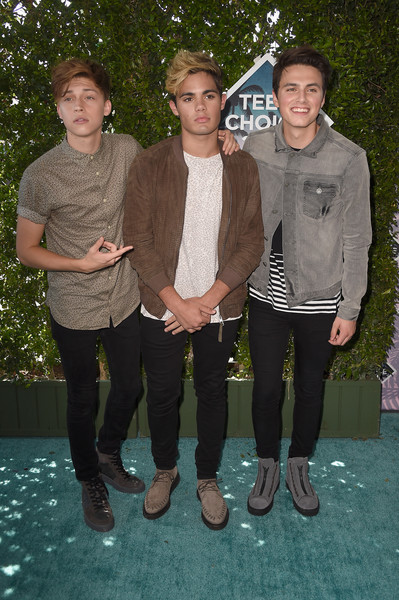 2016 Teen Choice Awards – Teal Carpet Arrivals