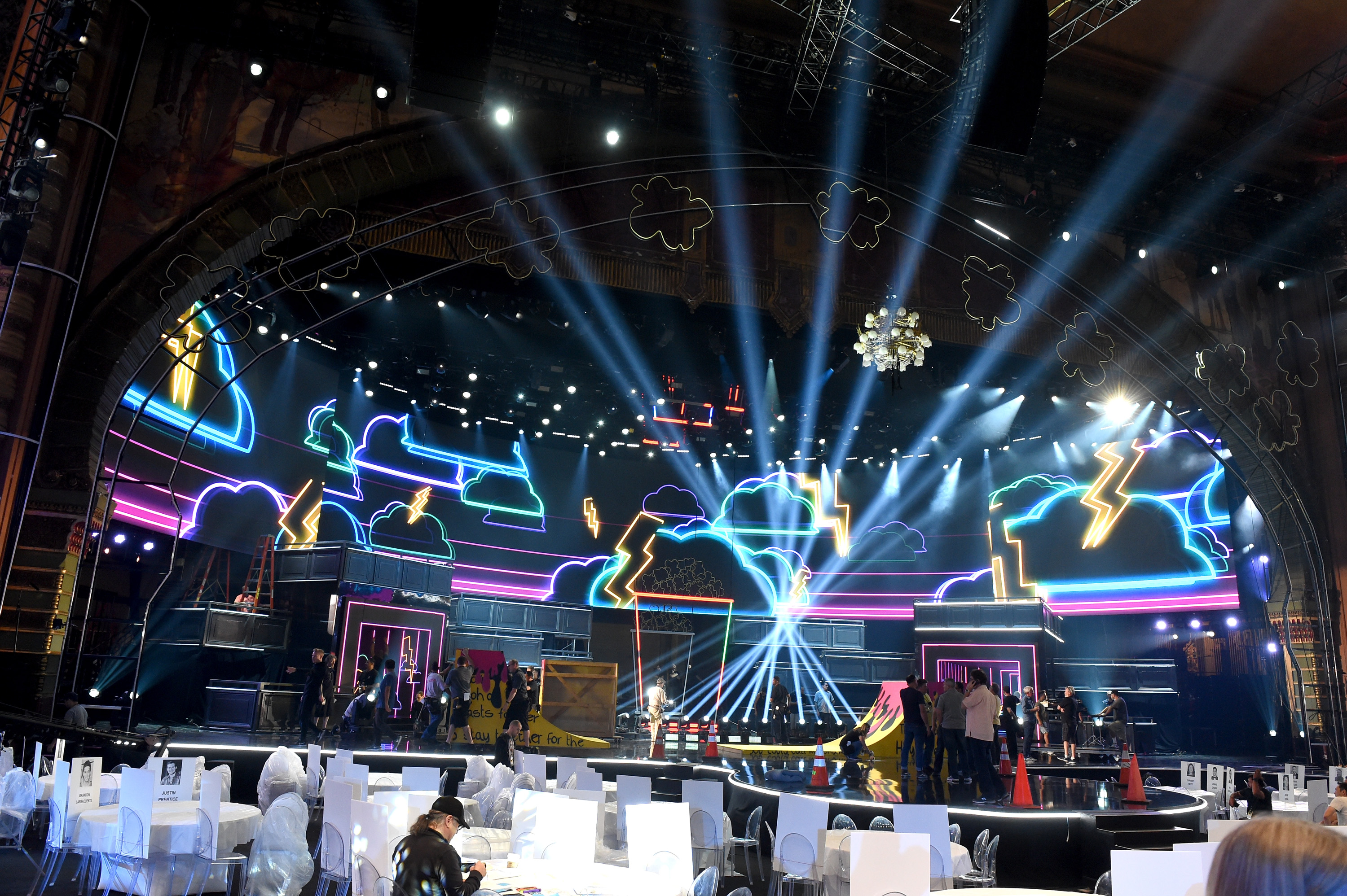 Noah Cyrus Teases Celeb Guests and Performance at 2017 MTV Movie & TV Awards