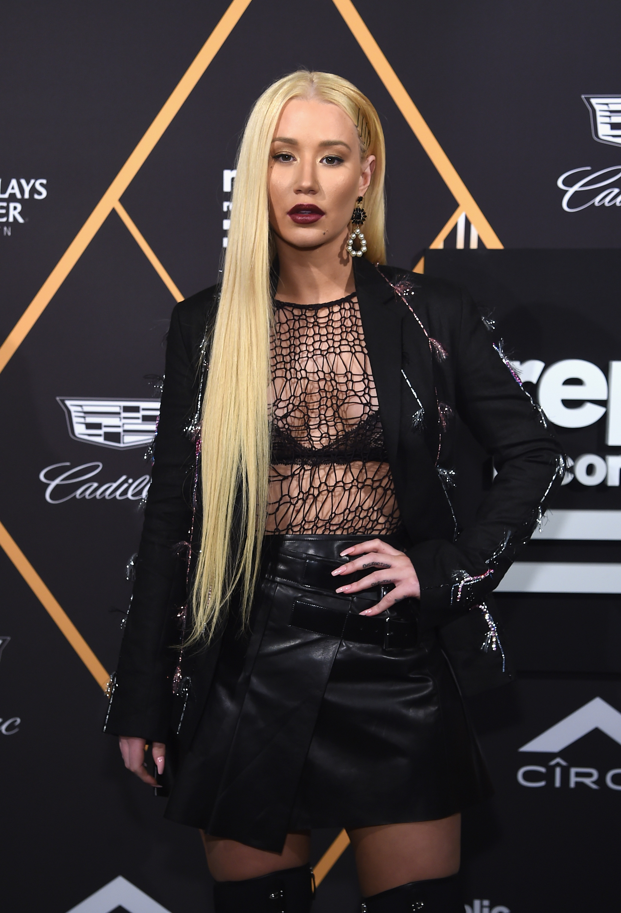 Lorde Receives RIAA Diamond Certification at Republic Records’ Pre-GRAMMY Awards Bash