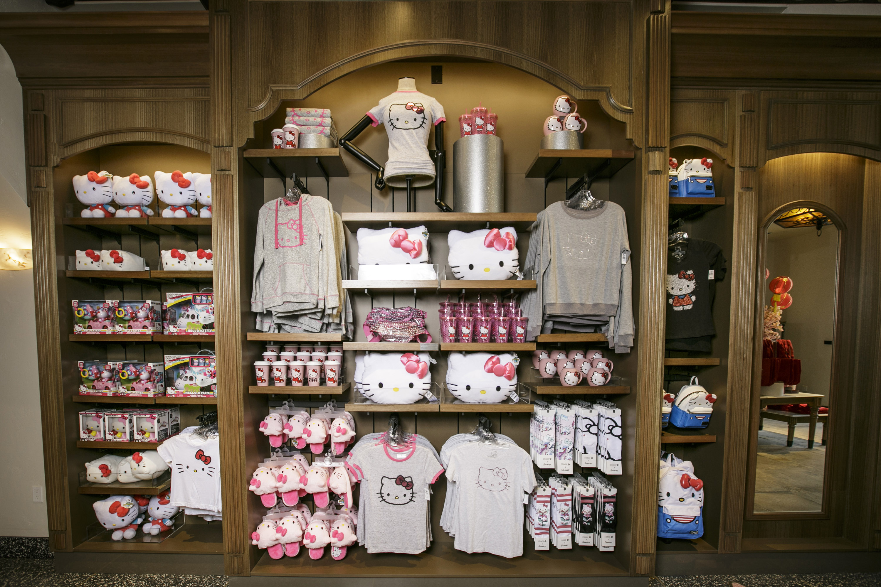 Hello Kitty retail store opens at Universal Orlando