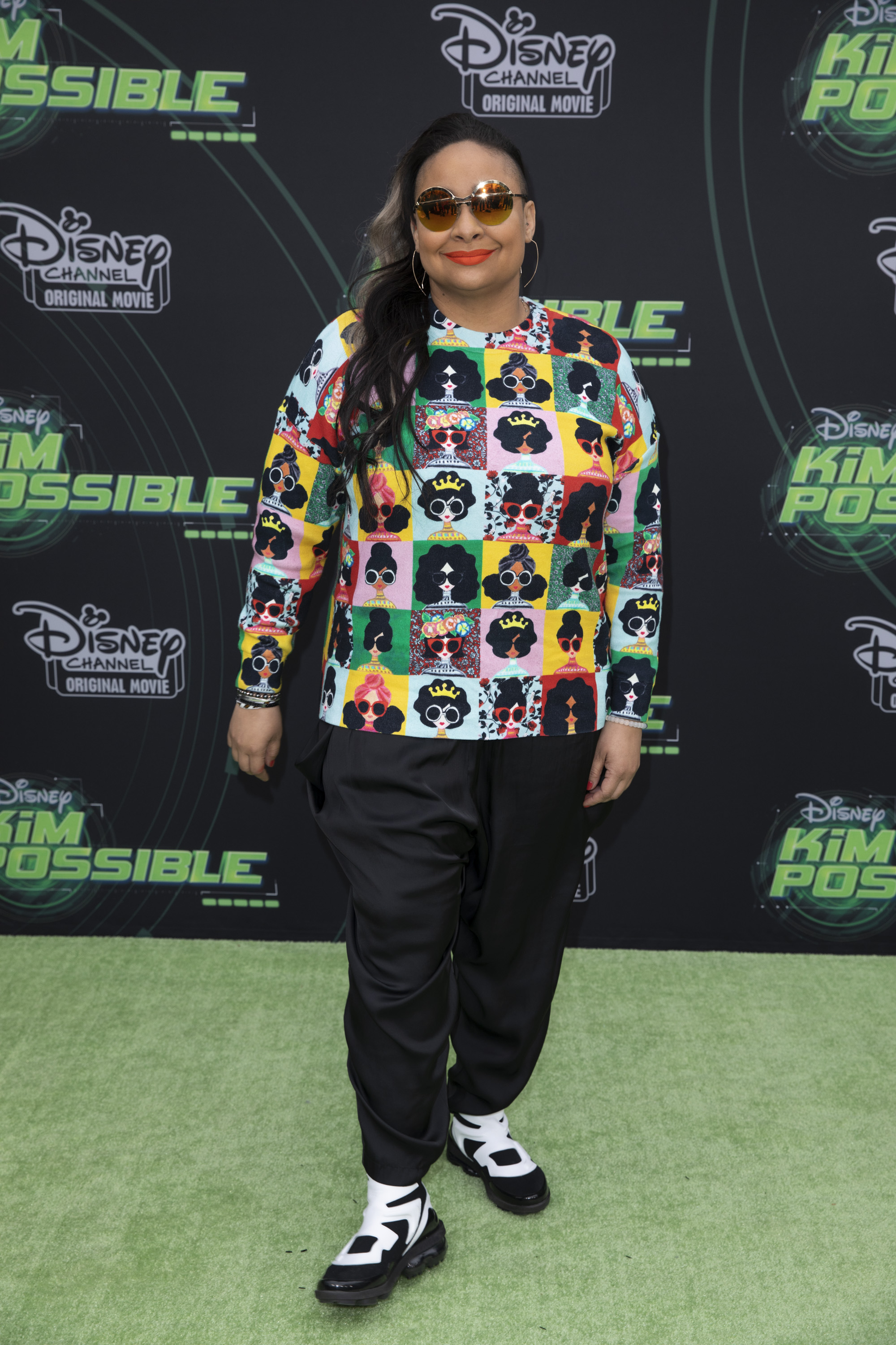 Sadie Stanley, Sean Giambrone, Christy Carlson Romano and More Hit the Shego Green Carpet for the World Premiere of ‘Kim Possible’