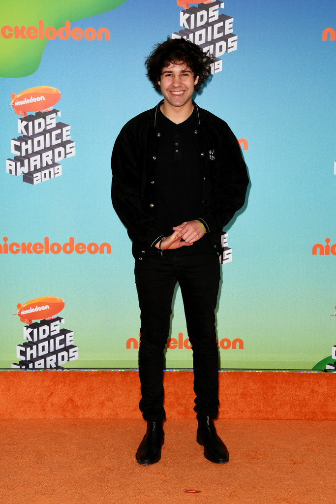 Lana Condor, Migos, Jace Norman & More Hit Up the 2019 Kids’ Choice Awards – Orange Carpet Arrivals