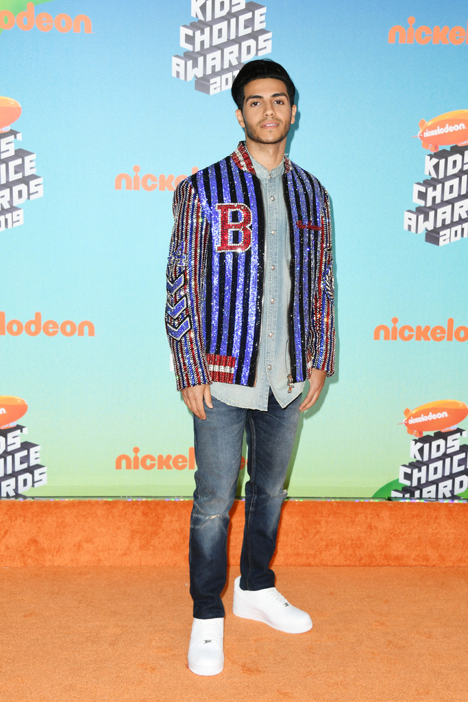 Lana Condor, Migos, Jace Norman & More Hit Up the 2019 Kids’ Choice Awards – Orange Carpet Arrivals