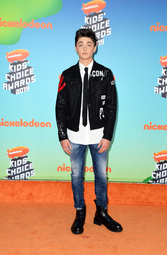 Lana Condor, Migos, Jace Norman & More Hit Up the 2019 Kids’ Choice Awards – Orange Carpet Arrivals