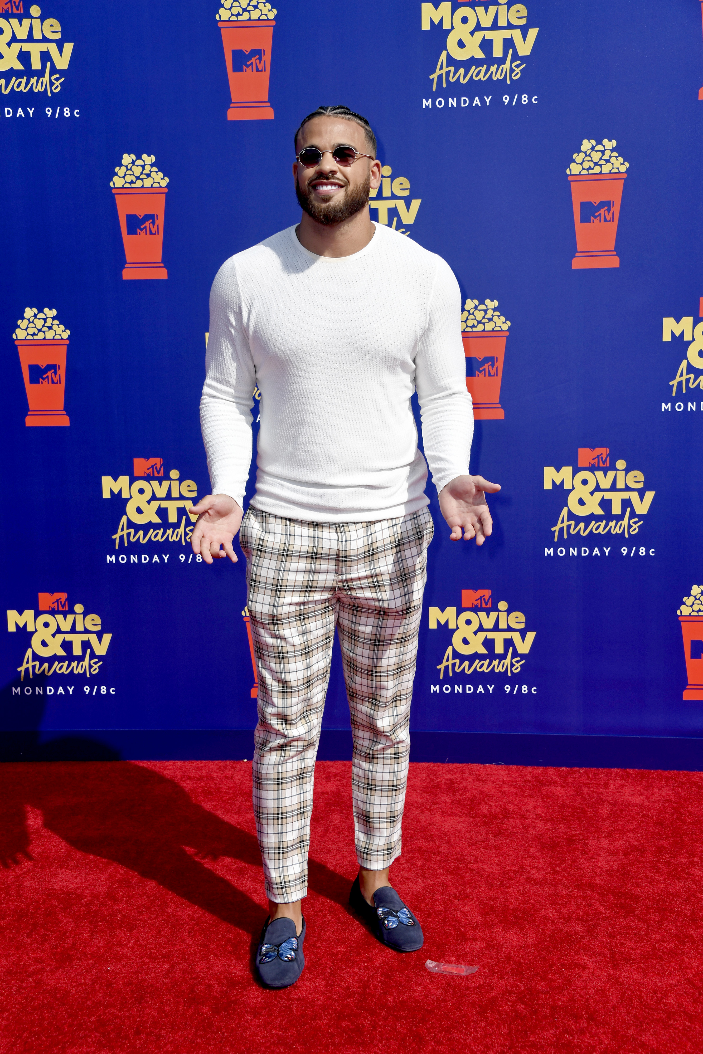 Ross Lynch, Lana Condor, Noah Centineo, Kiernan Shipka & More Hit Up the 2019 MTV Movie & TV Awards – Red Carpet Arrivals