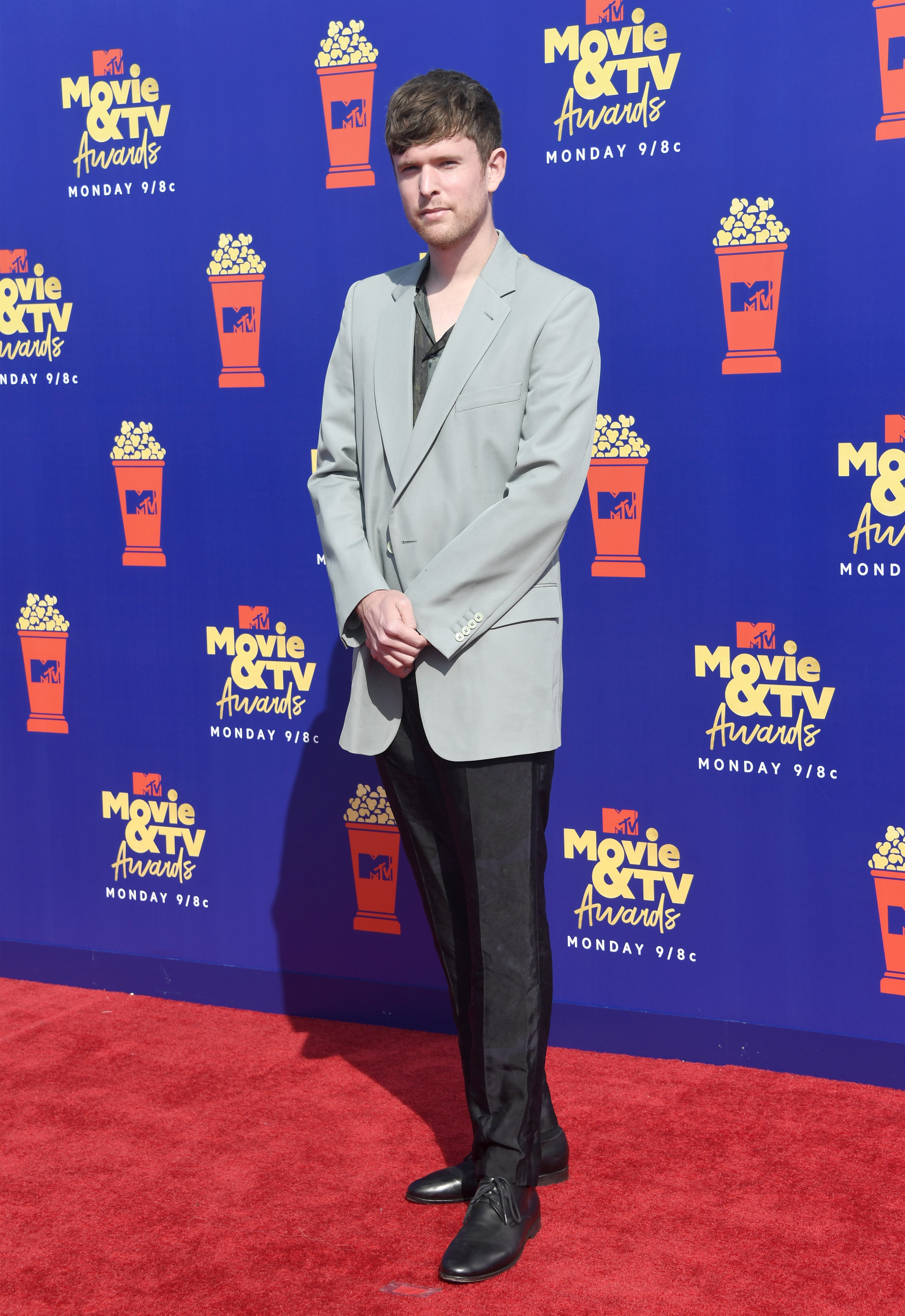 Ross Lynch, Lana Condor, Noah Centineo, Kiernan Shipka & More Hit Up the 2019 MTV Movie & TV Awards – Red Carpet Arrivals