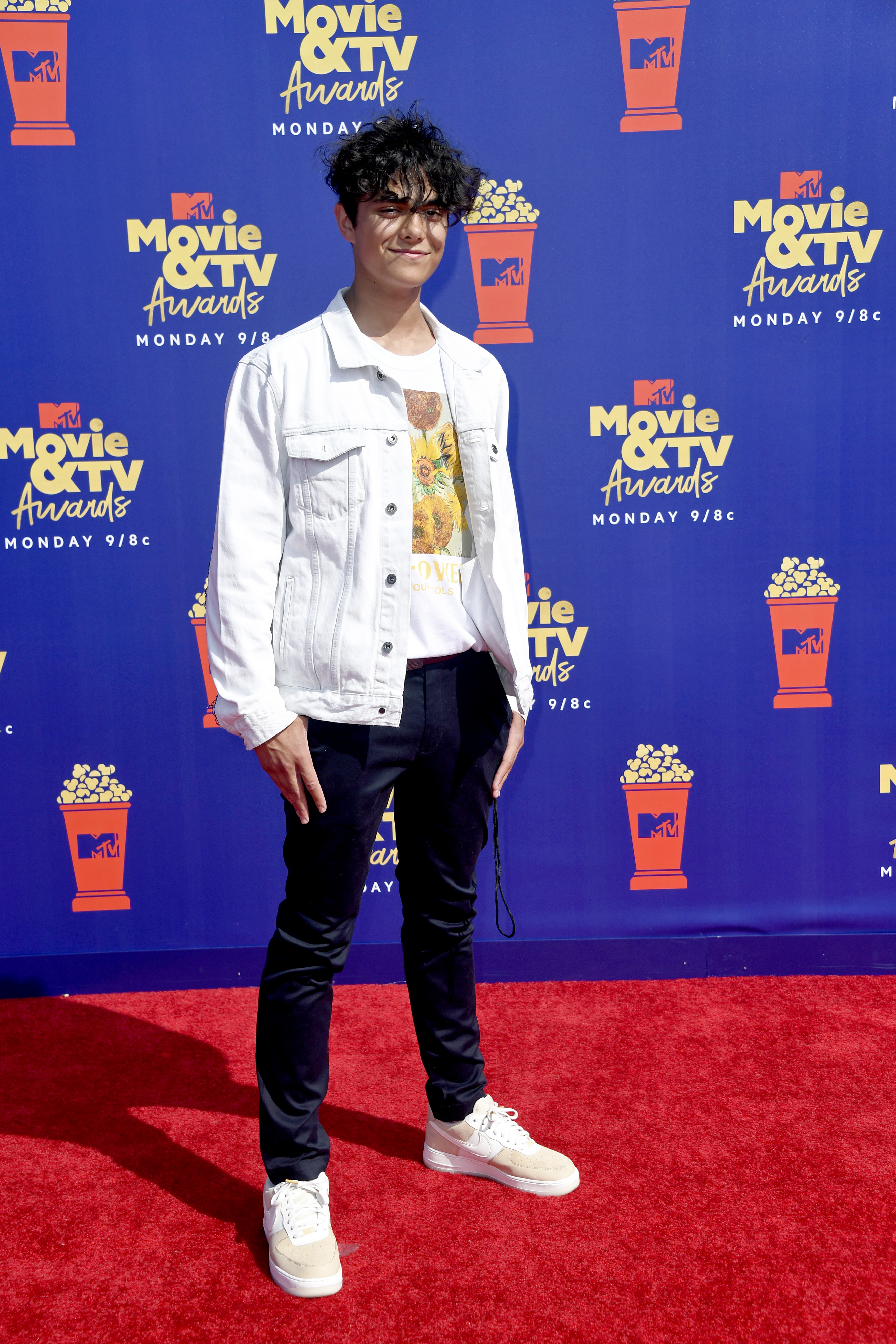 Ross Lynch, Lana Condor, Noah Centineo, Kiernan Shipka & More Hit Up the 2019 MTV Movie & TV Awards – Red Carpet Arrivals