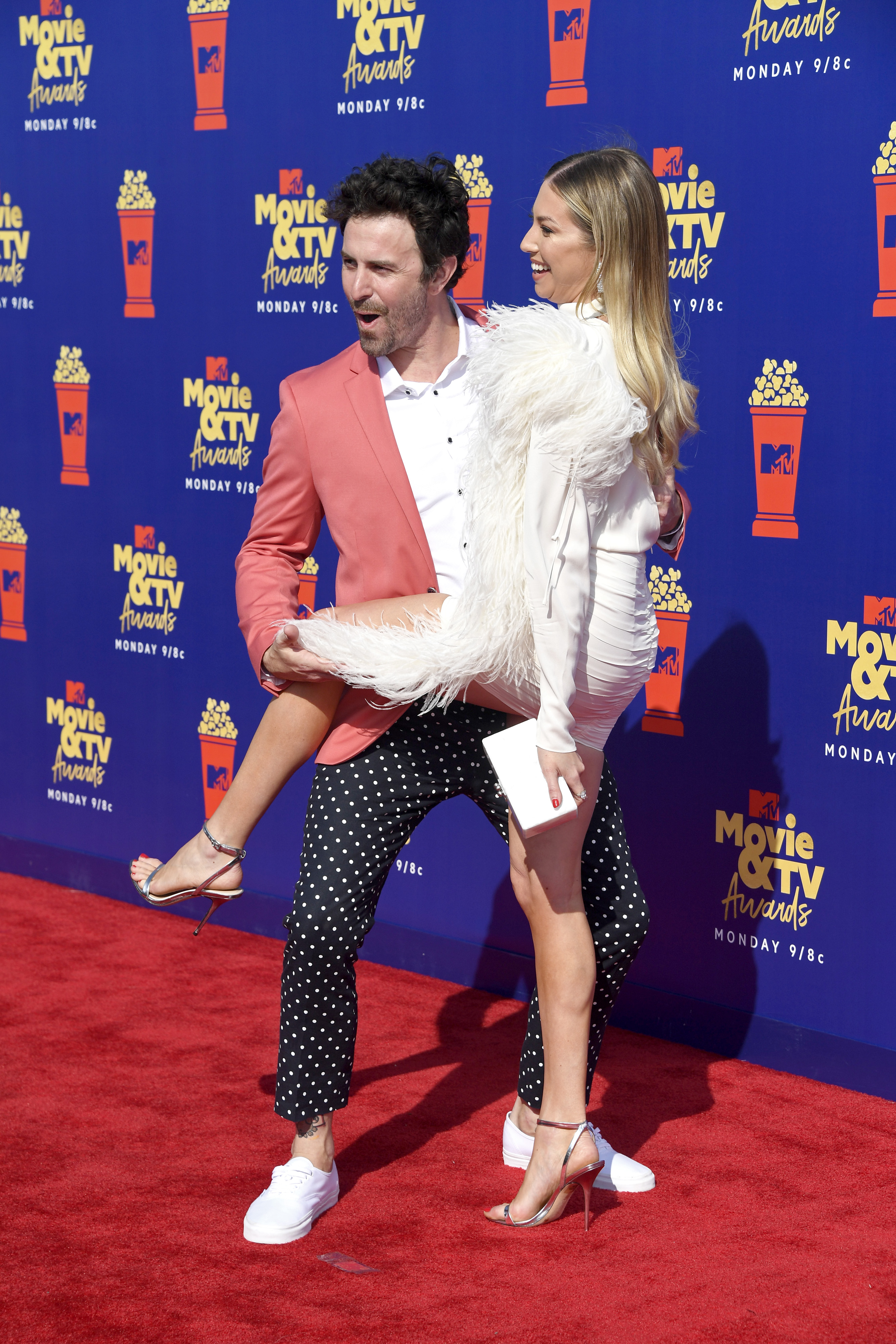 Ross Lynch, Lana Condor, Noah Centineo, Kiernan Shipka & More Hit Up the 2019 MTV Movie & TV Awards – Red Carpet Arrivals