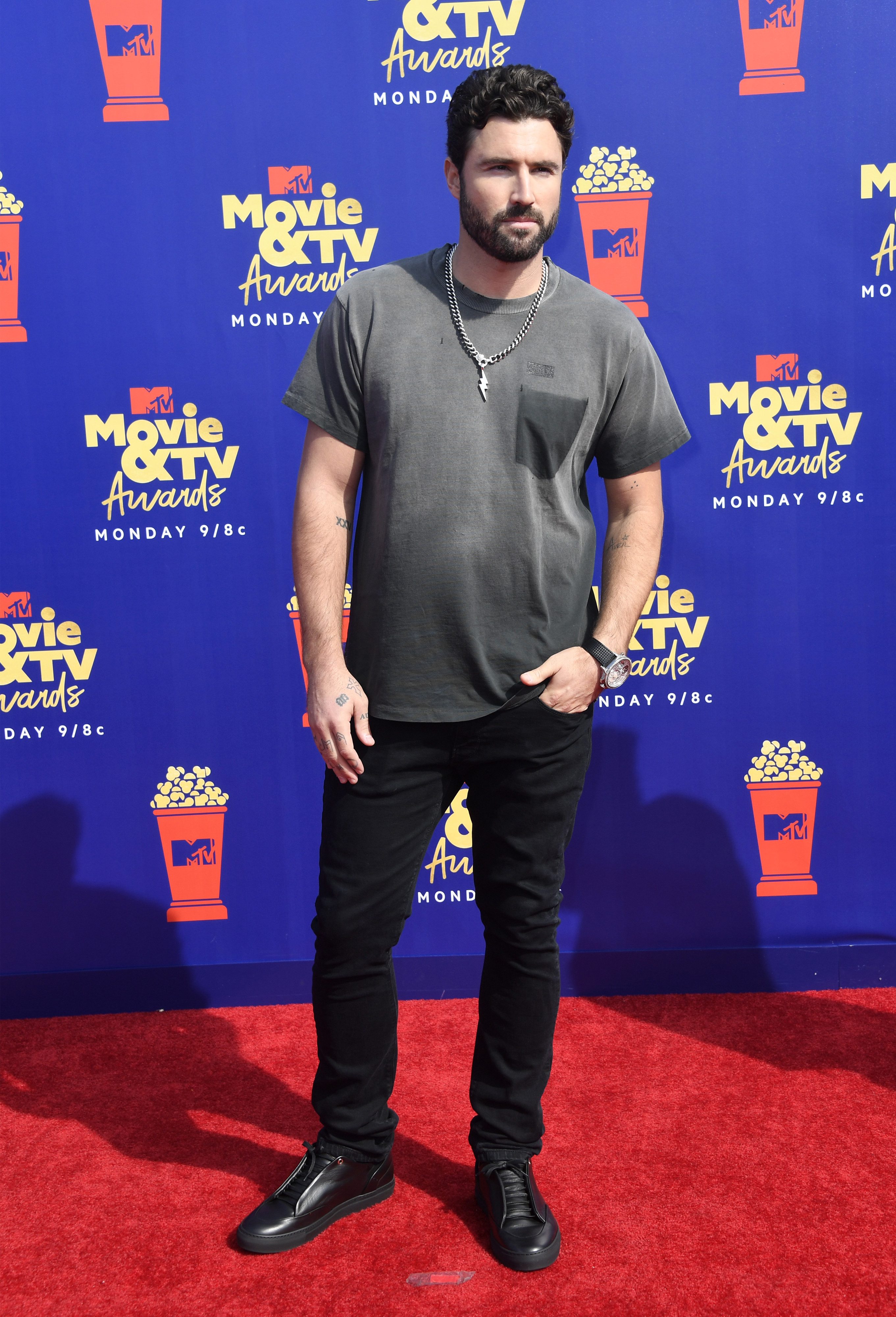 Ross Lynch, Lana Condor, Noah Centineo, Kiernan Shipka & More Hit Up the 2019 MTV Movie & TV Awards – Red Carpet Arrivals