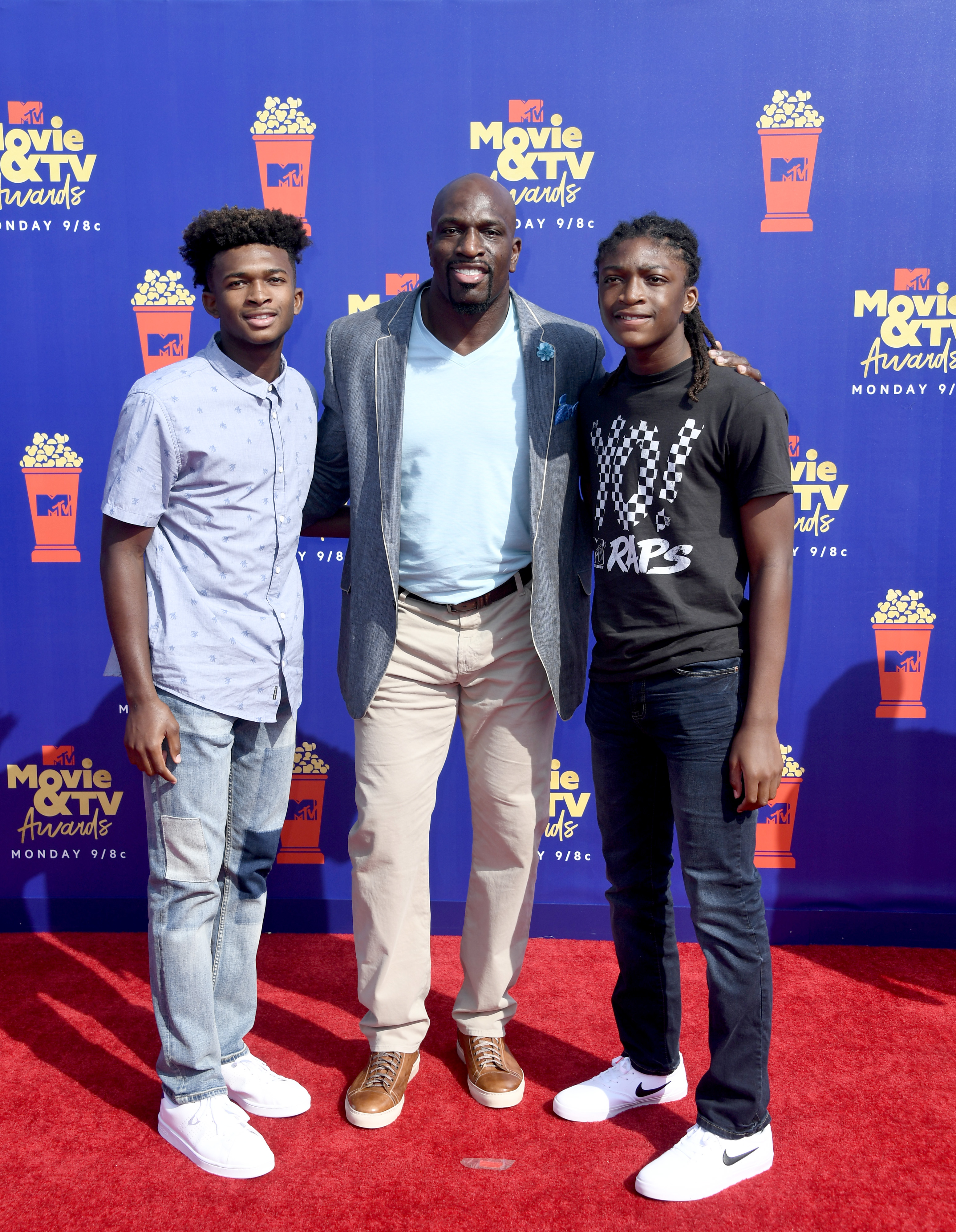 Ross Lynch, Lana Condor, Noah Centineo, Kiernan Shipka & More Hit Up the 2019 MTV Movie & TV Awards – Red Carpet Arrivals