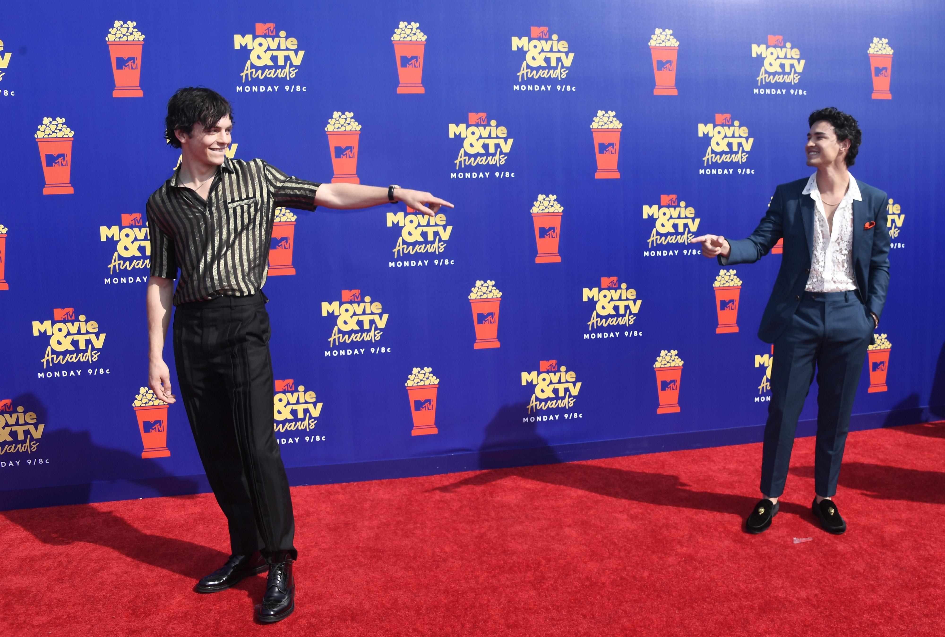 Ross Lynch, Lana Condor, Noah Centineo, Kiernan Shipka & More Hit Up the 2019 MTV Movie & TV Awards – Red Carpet Arrivals