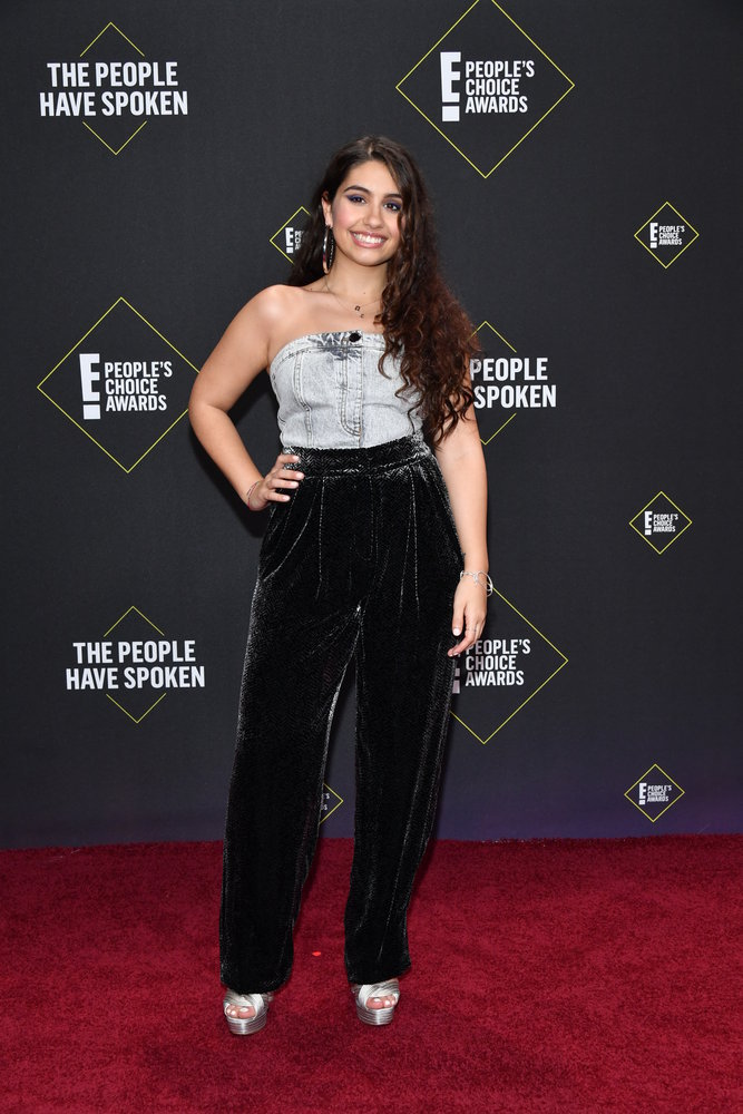 2019 E! People’s Choice Awards: See All the Best Looks from the Red Carpet