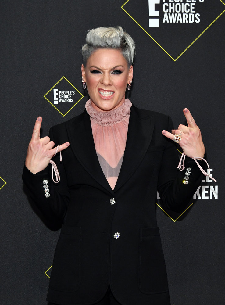 2019 E! People’s Choice Awards: See All the Best Looks from the Red Carpet