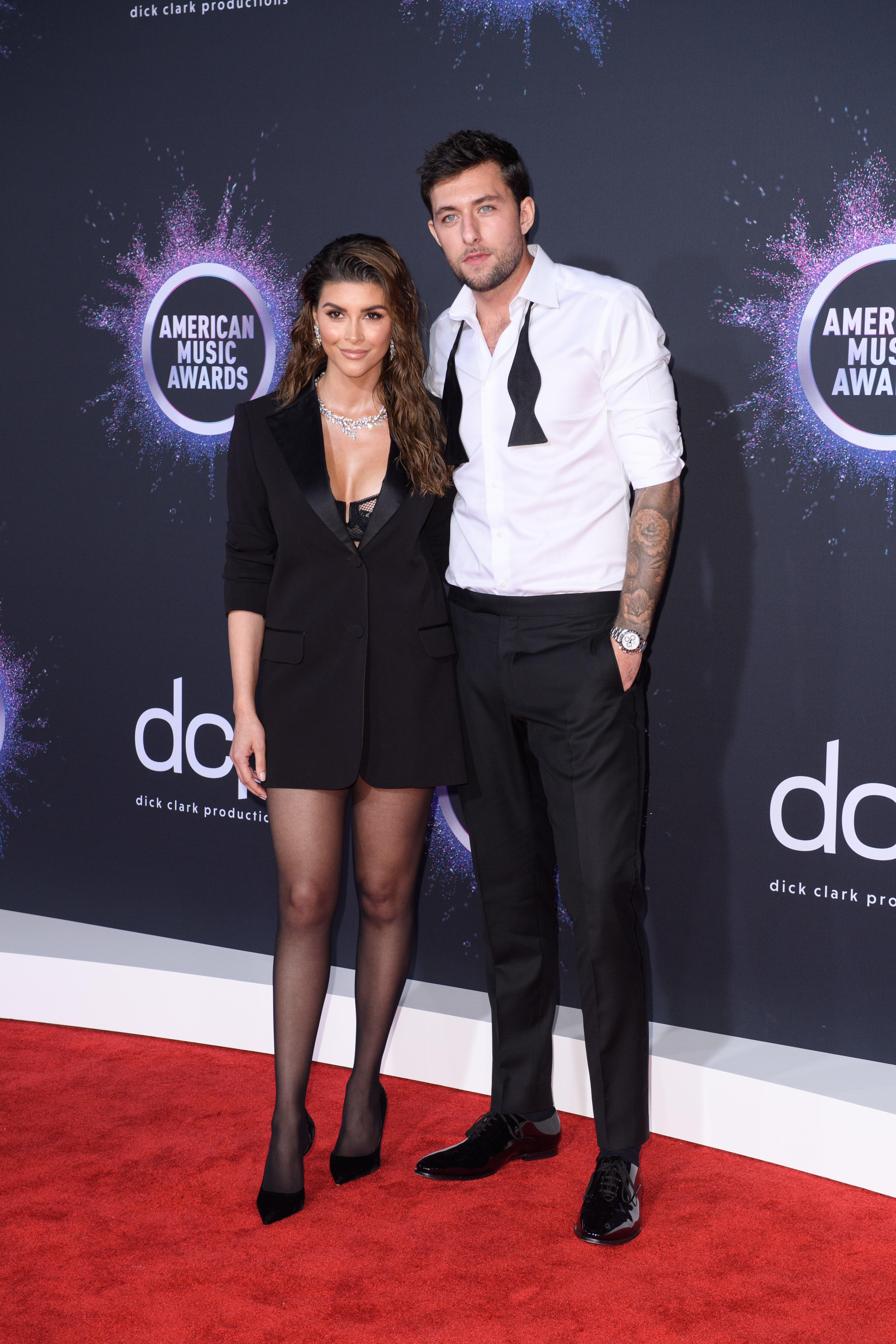 2019 AMAs: See All the Best Looks from the Red Carpet