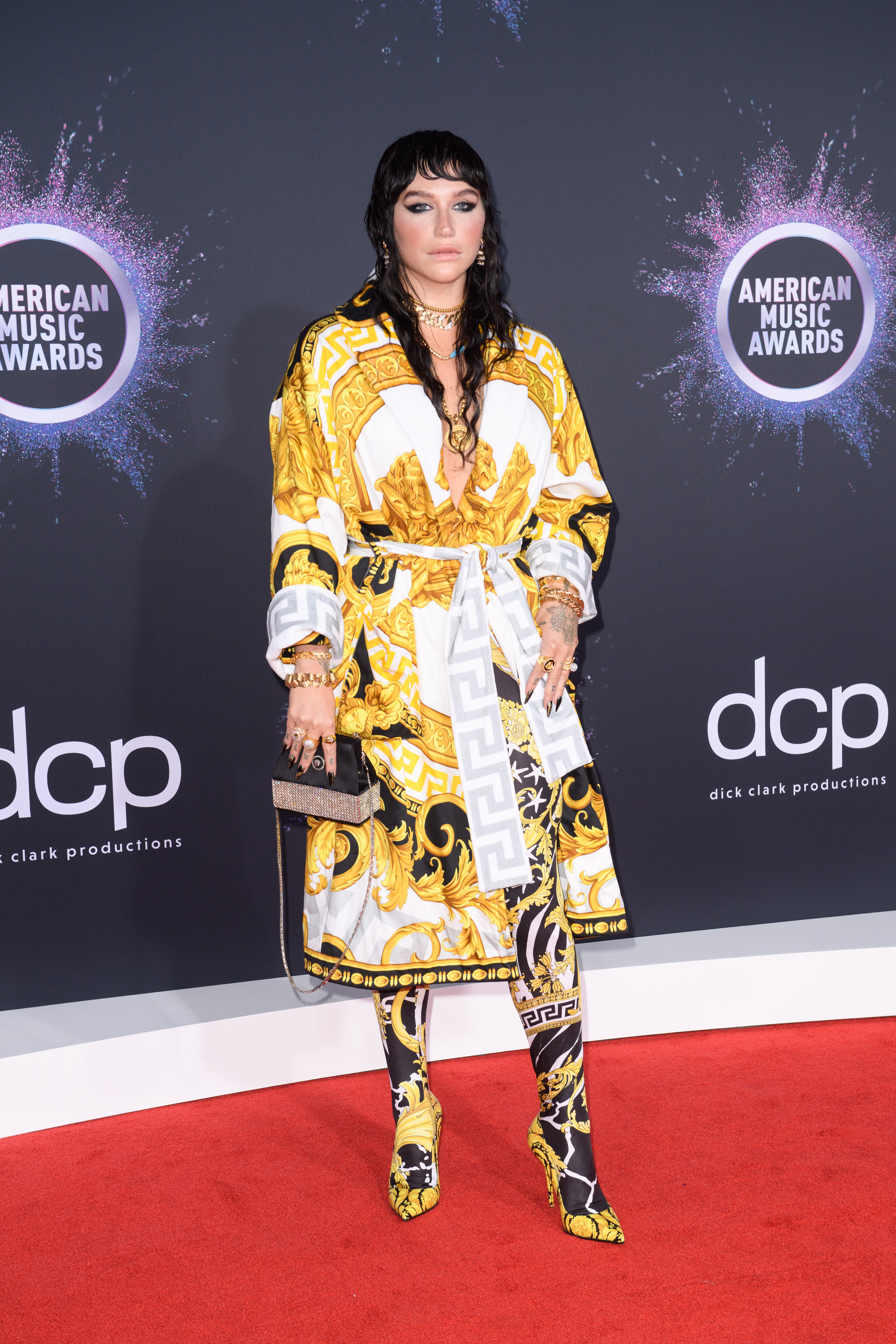 2019 AMAs: See All the Best Looks from the Red Carpet