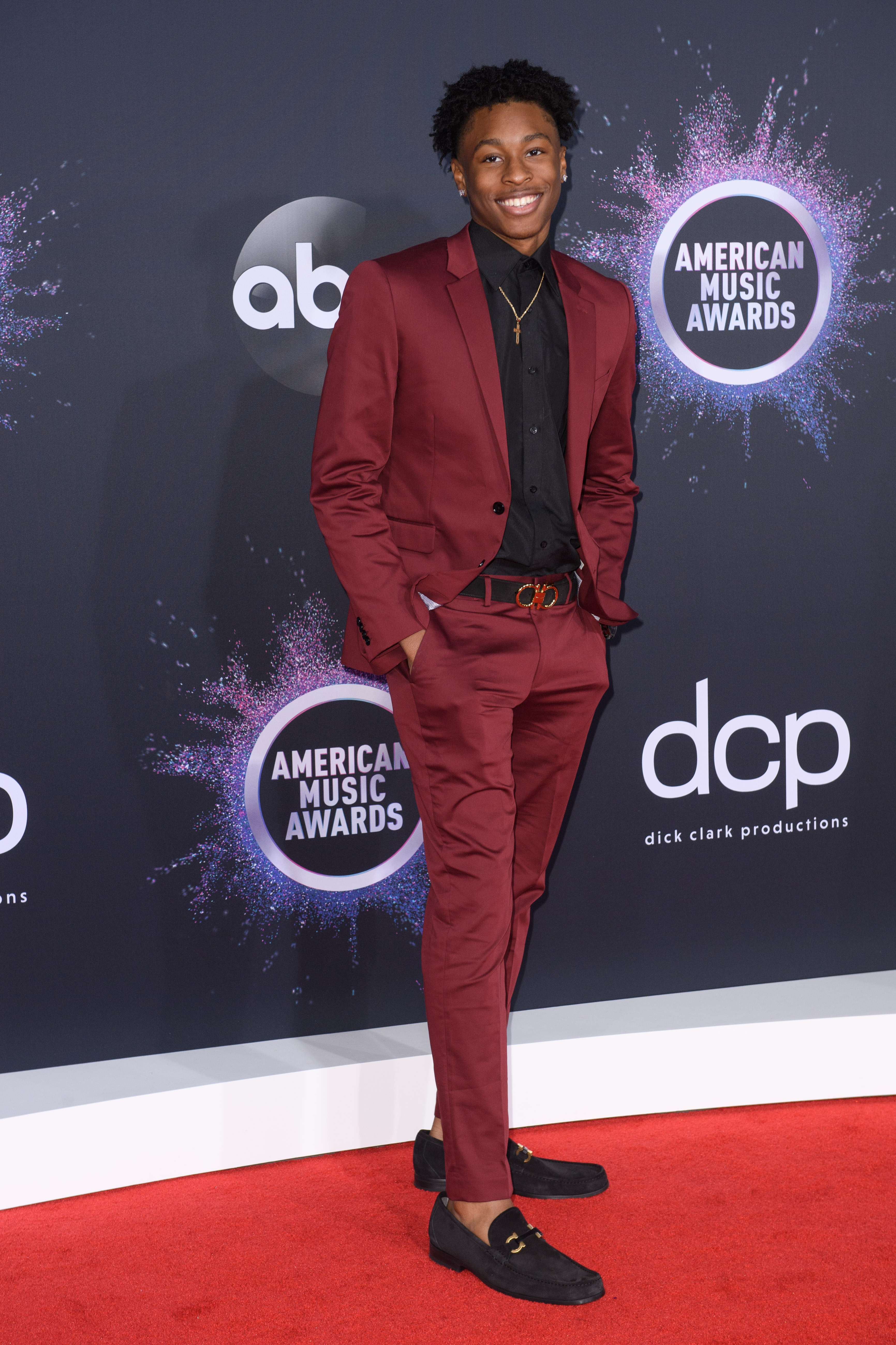 2019 AMAs: See All the Best Looks from the Red Carpet