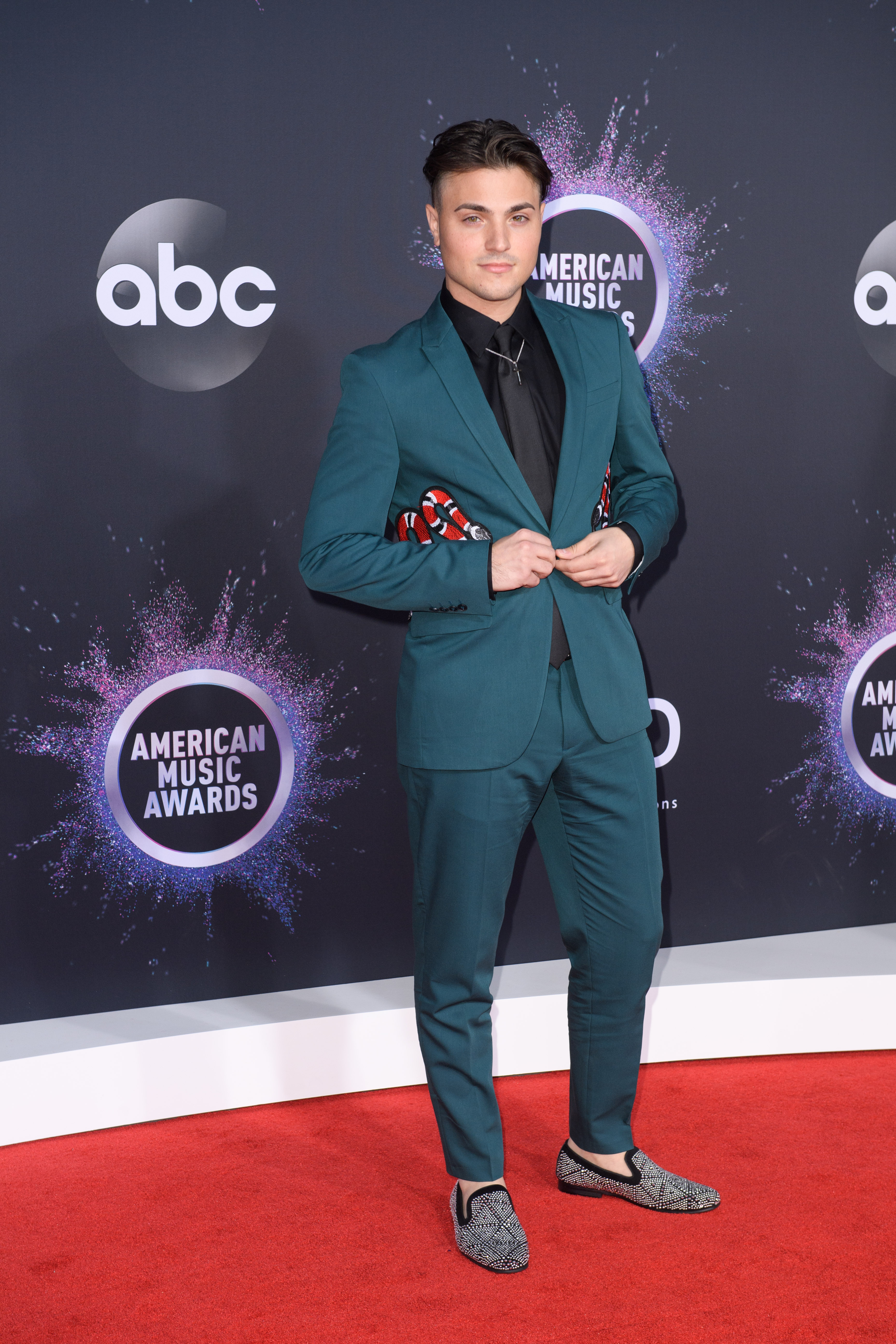 2019 AMAs: See All the Best Looks from the Red Carpet