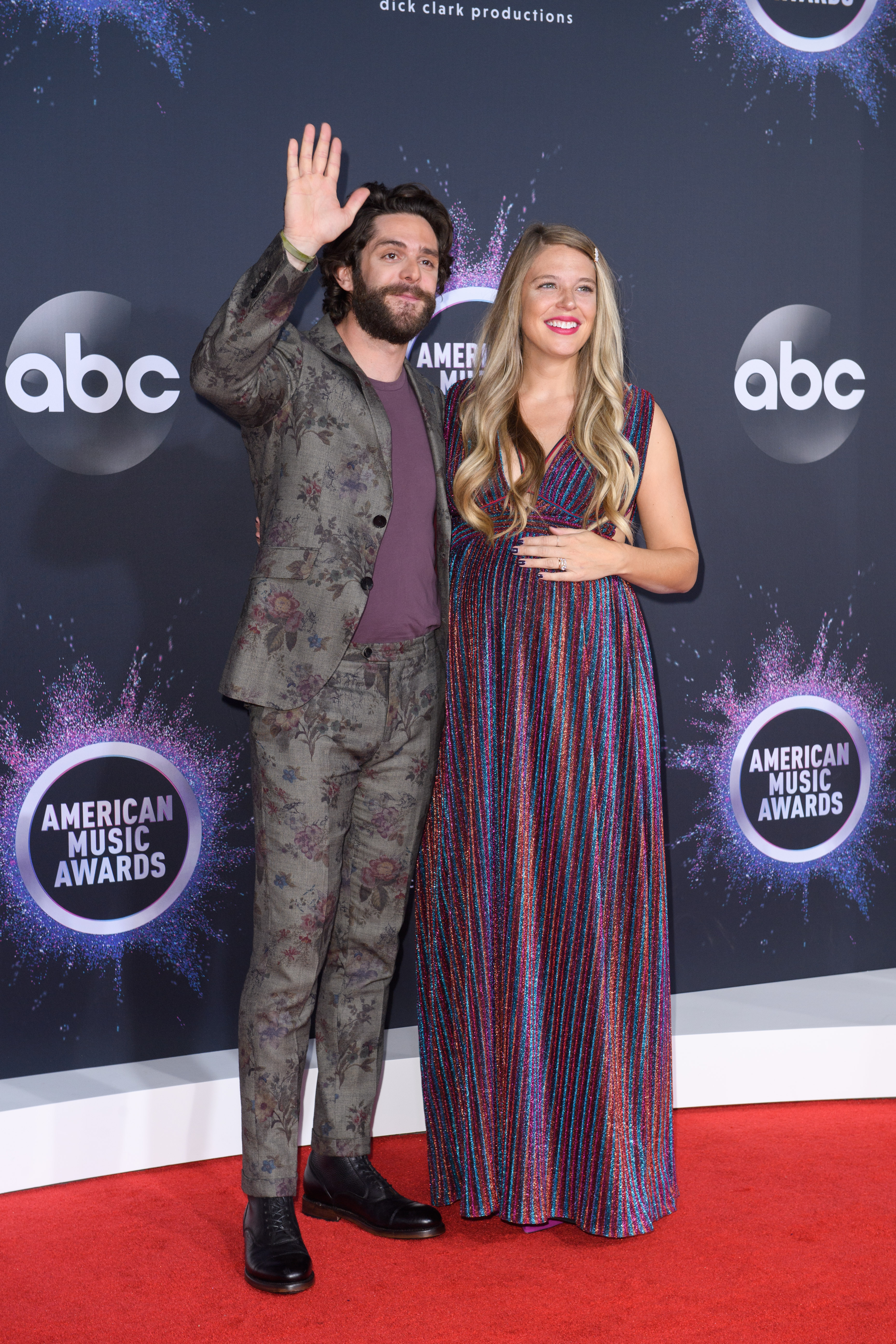 2019 AMAs: See All the Best Looks from the Red Carpet