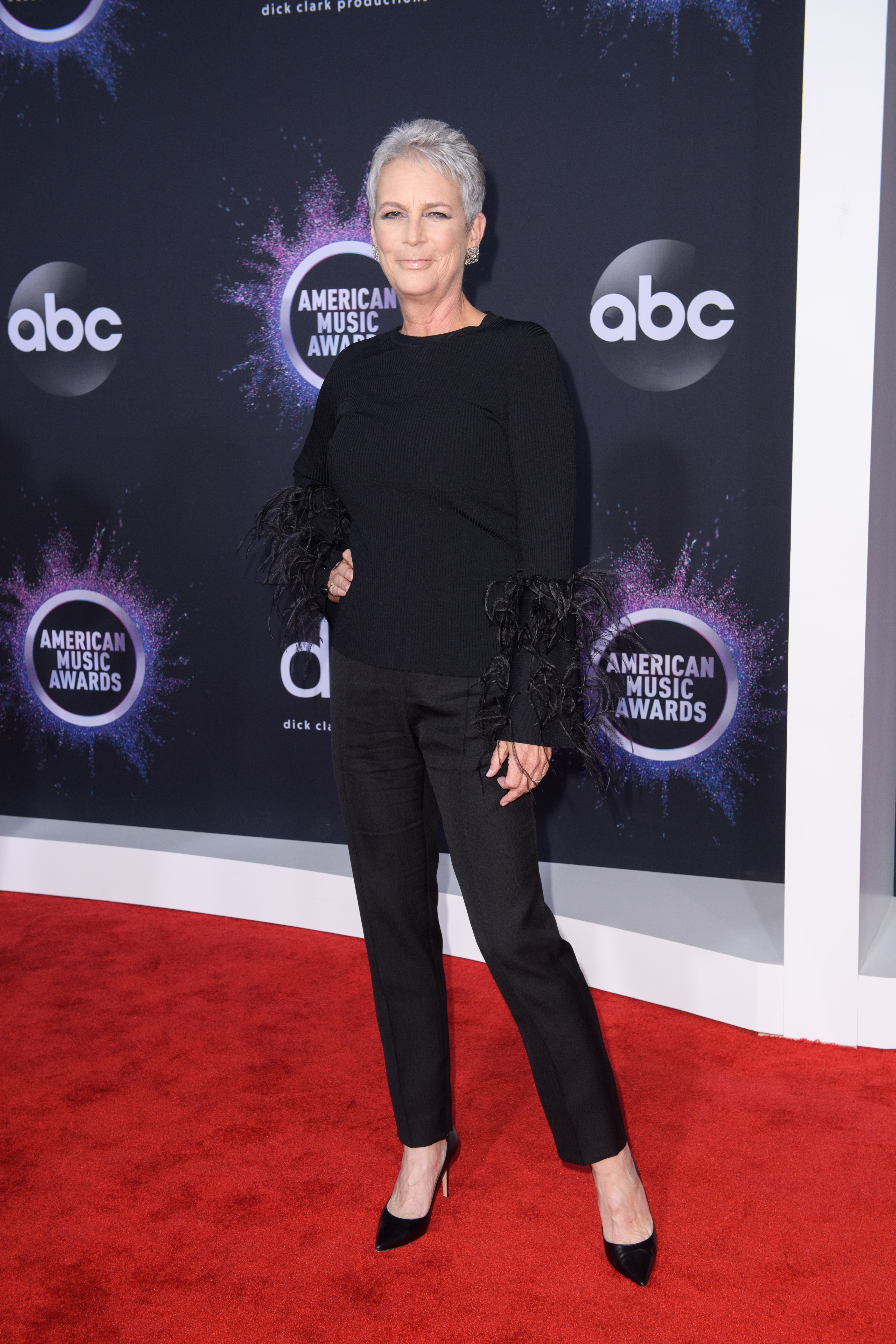 2019 AMAs: See All the Best Looks from the Red Carpet