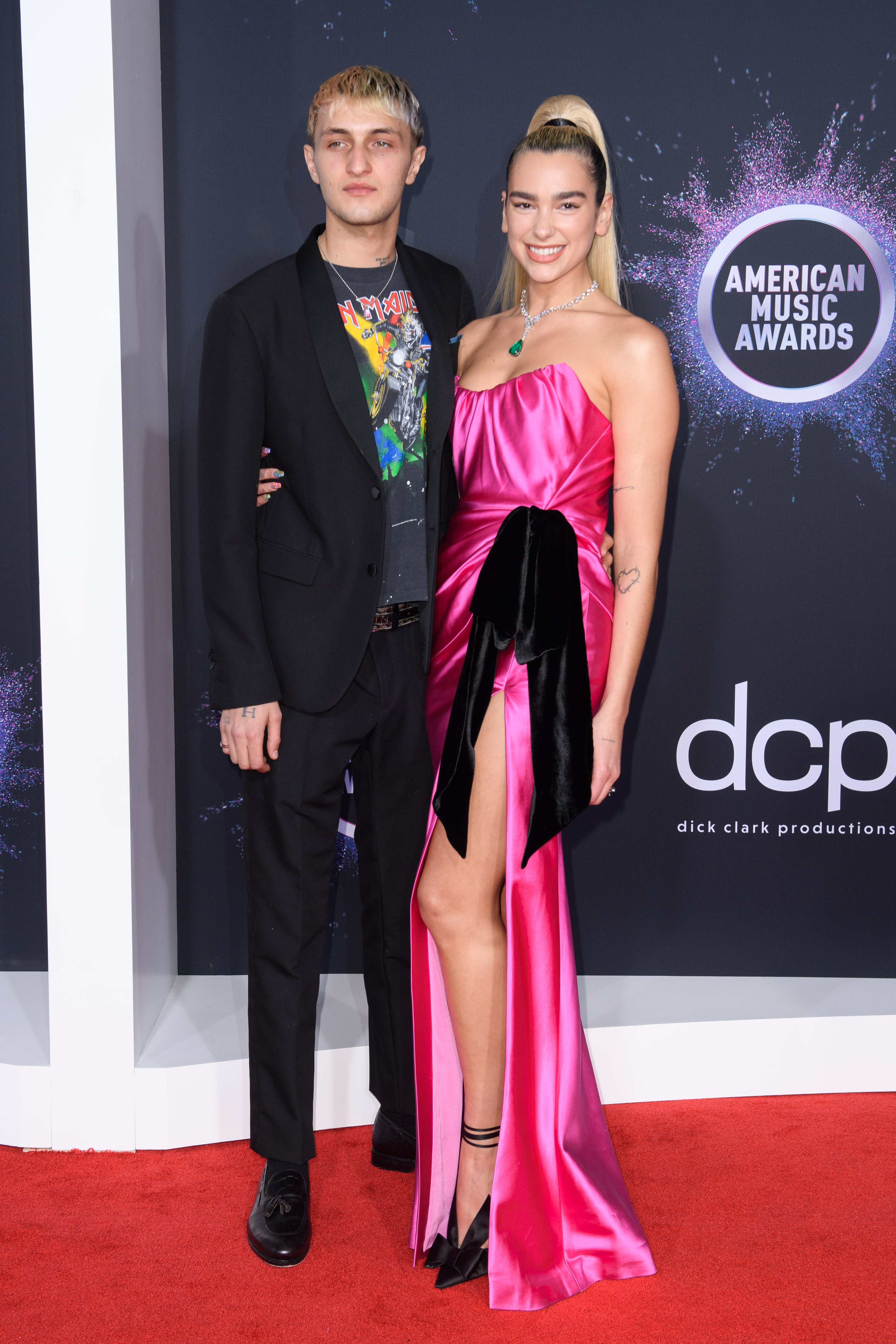 2019 AMAs: See All the Best Looks from the Red Carpet