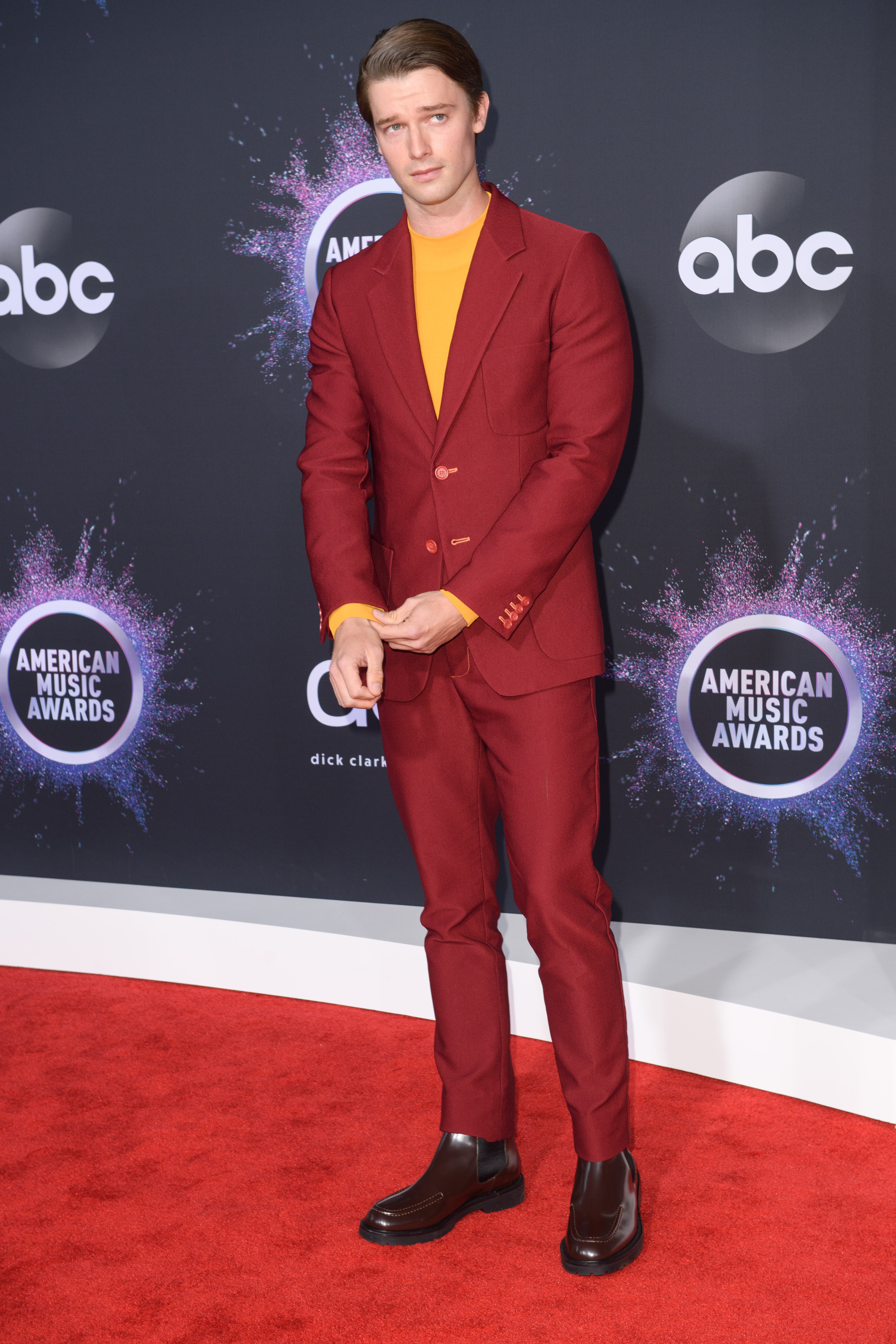 2019 AMAs: See All the Best Looks from the Red Carpet
