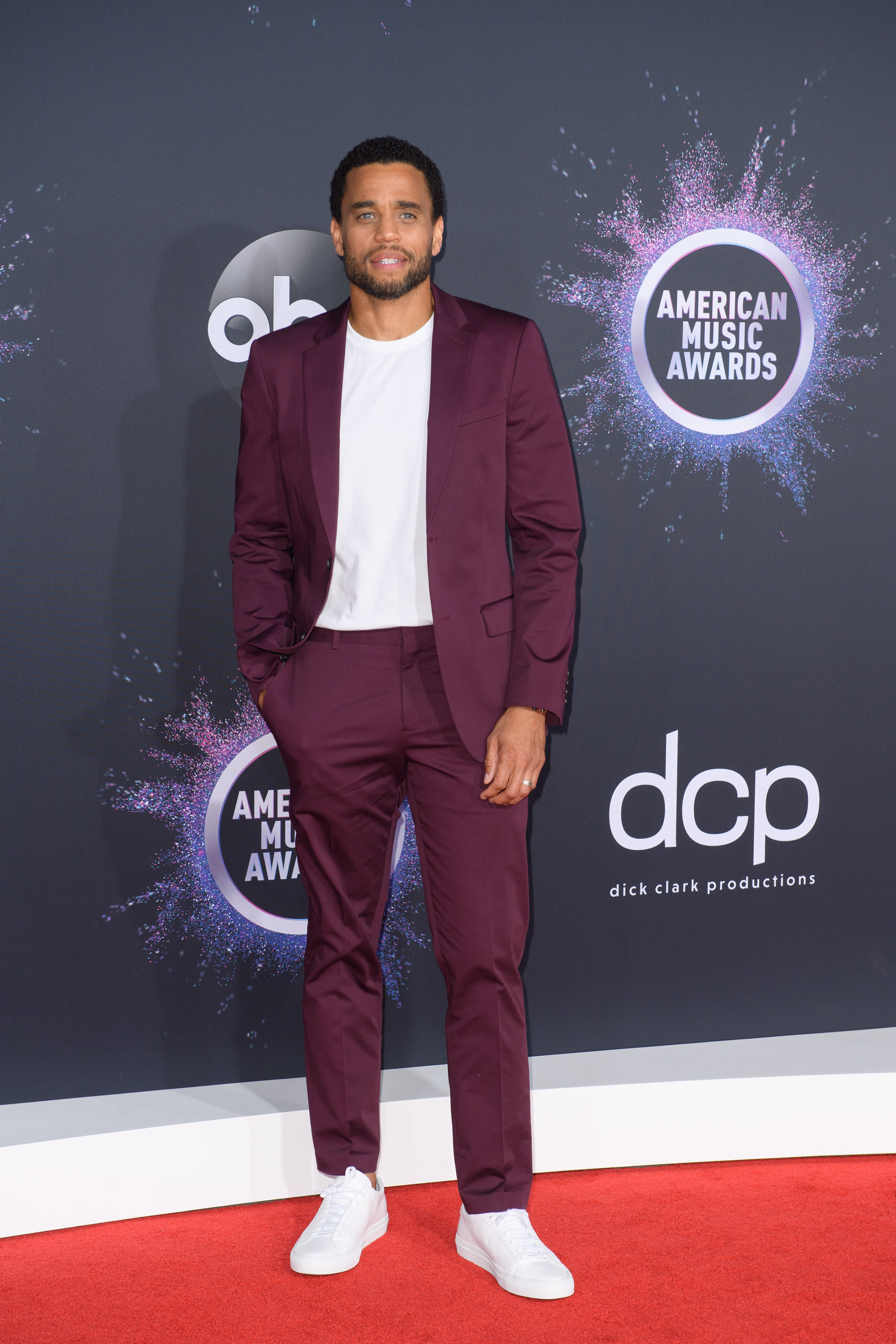 2019 AMAs: See All the Best Looks from the Red Carpet