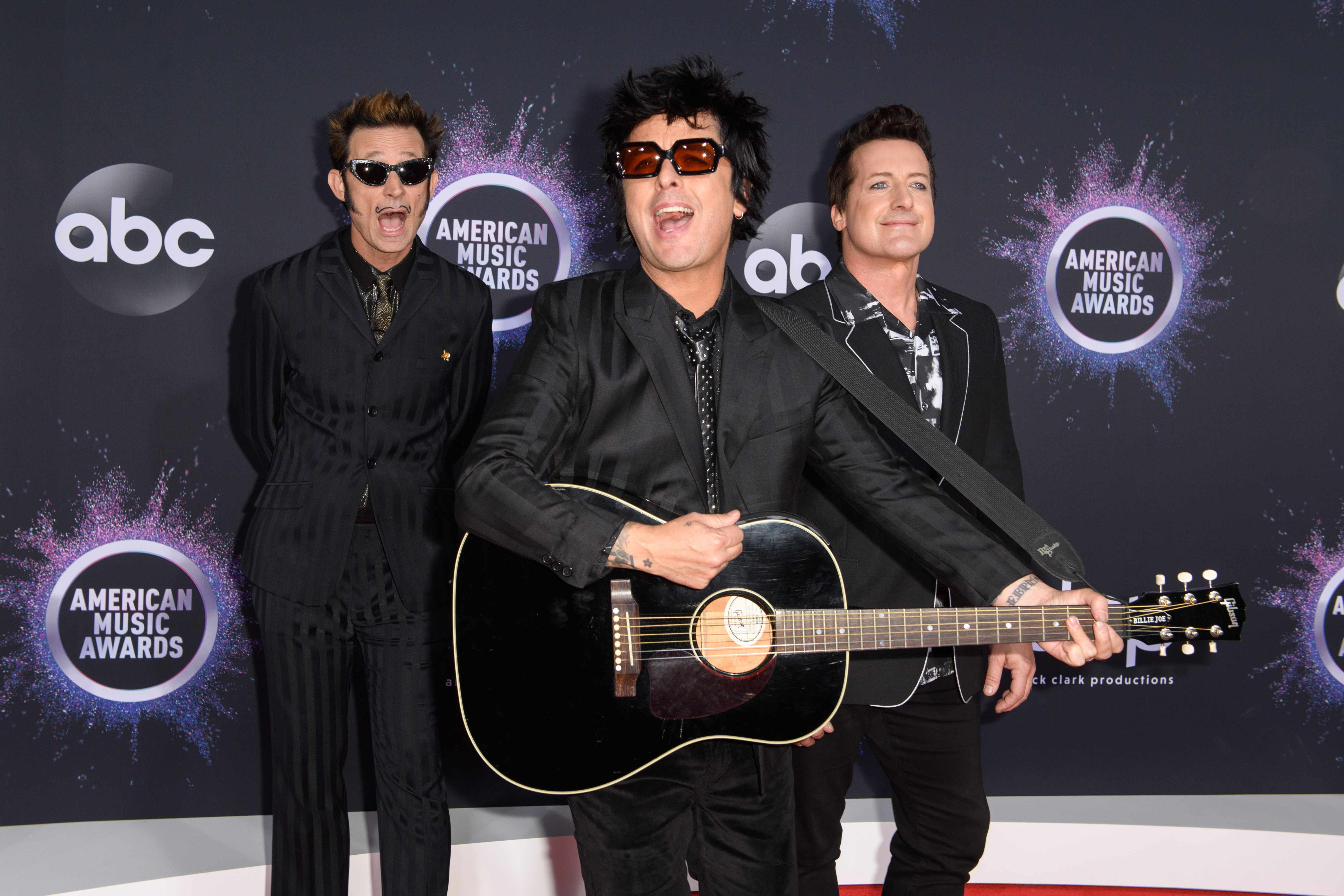 2019 AMAs: See All the Best Looks from the Red Carpet