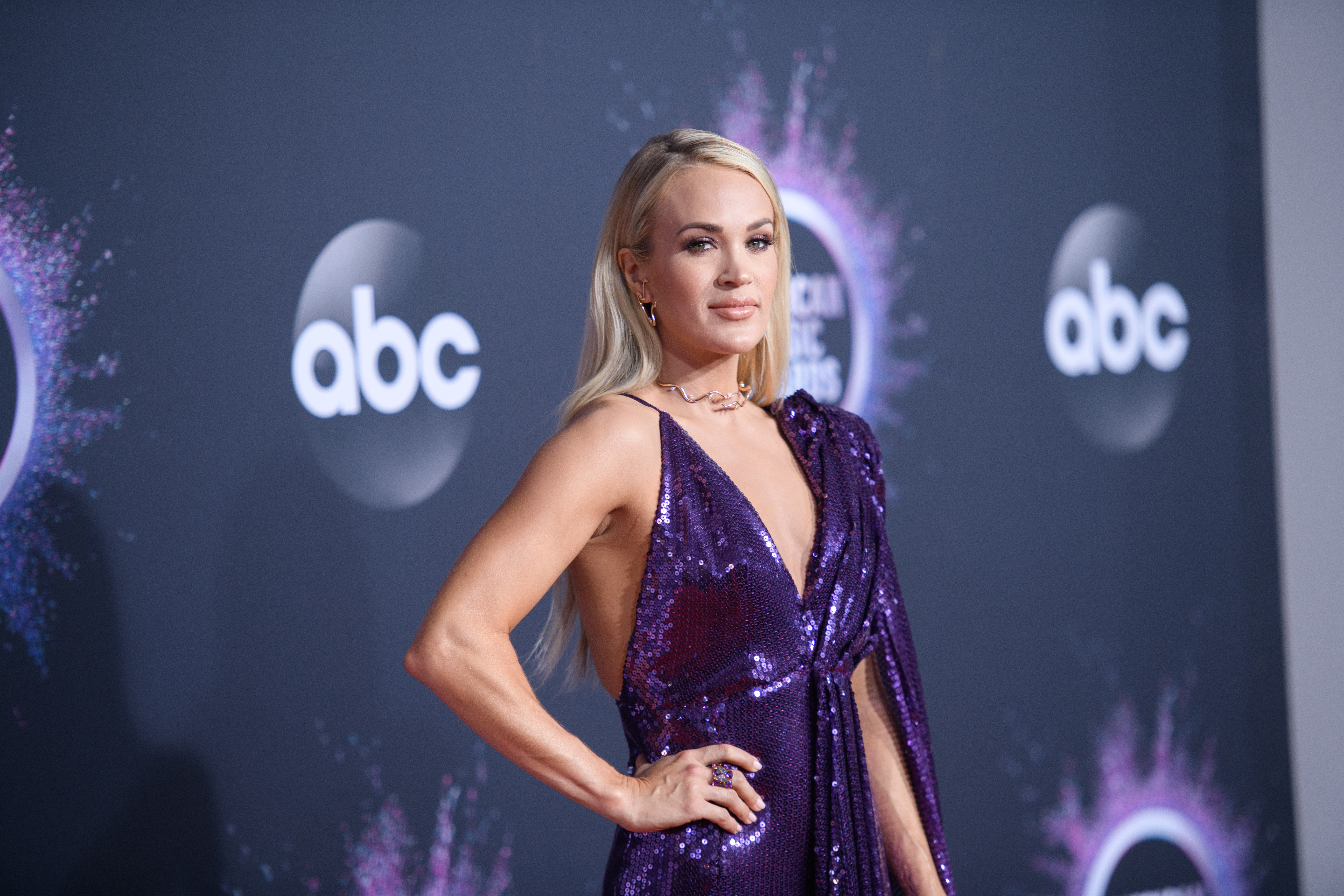 2019 AMAs: See All the Best Looks from the Red Carpet