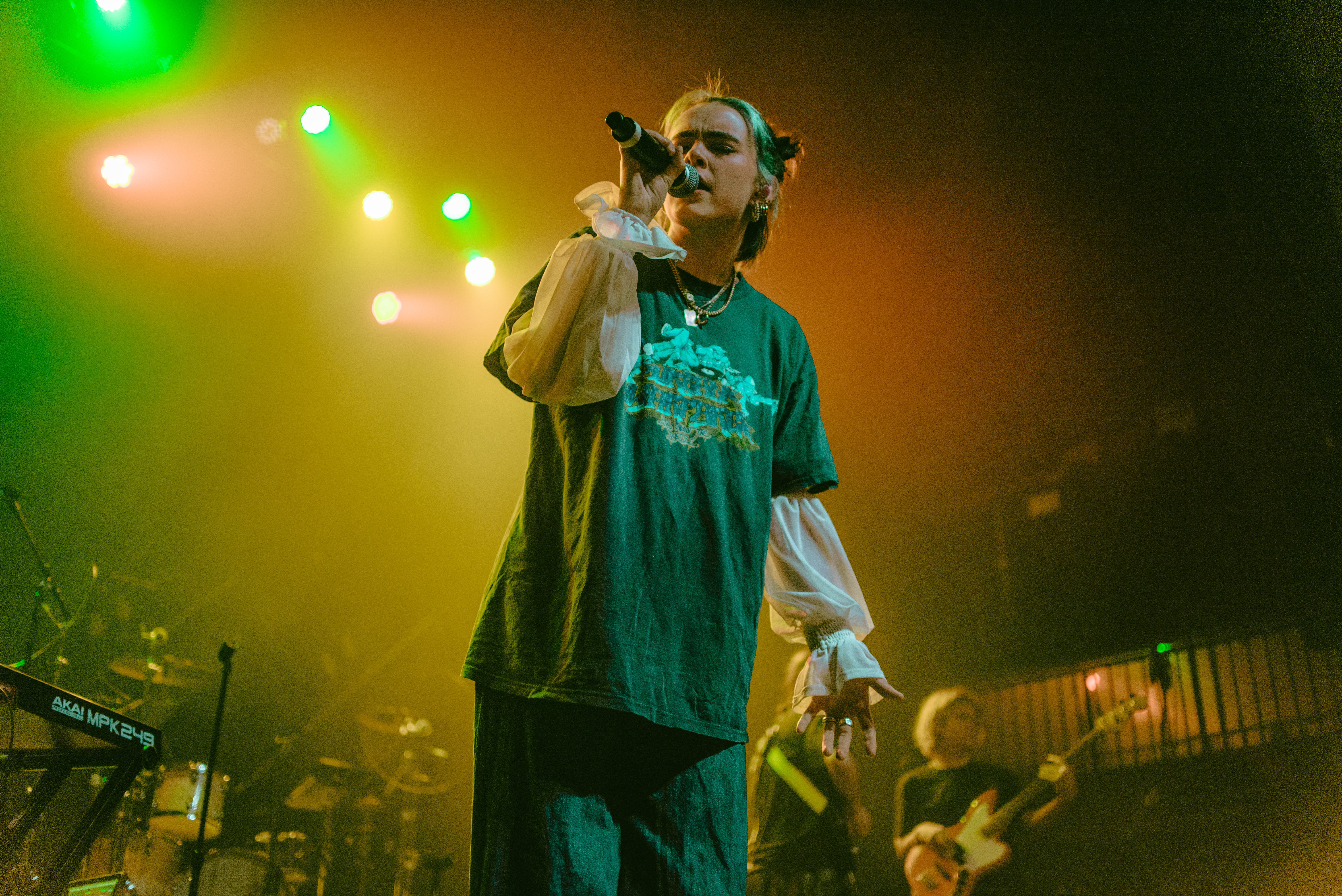 Rising Singer Benee Steals the Show During Limited Run on Conan Gray’s “Comfort Crowd Tour”