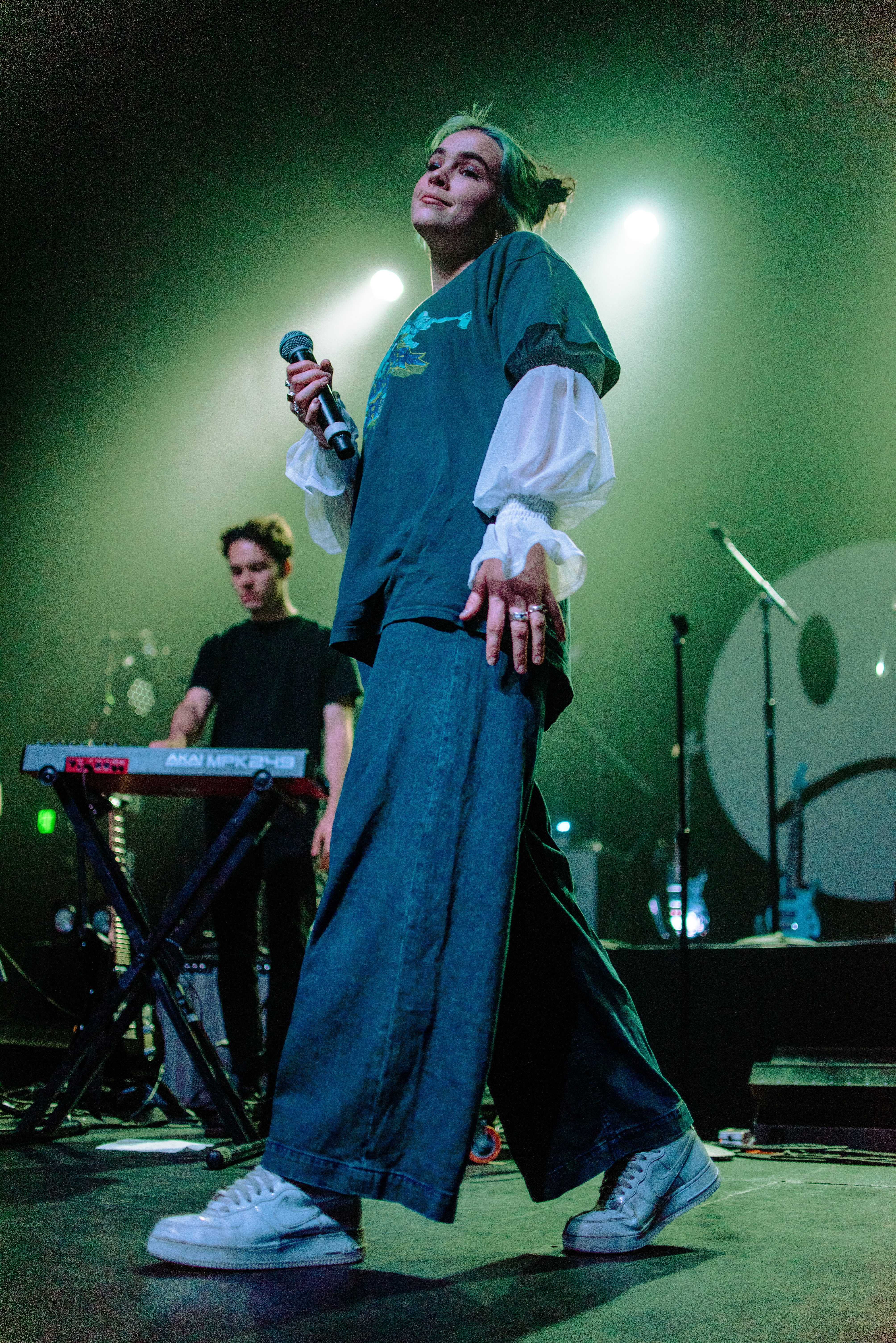 Rising Singer Benee Steals the Show During Limited Run on Conan Gray’s “Comfort Crowd Tour”