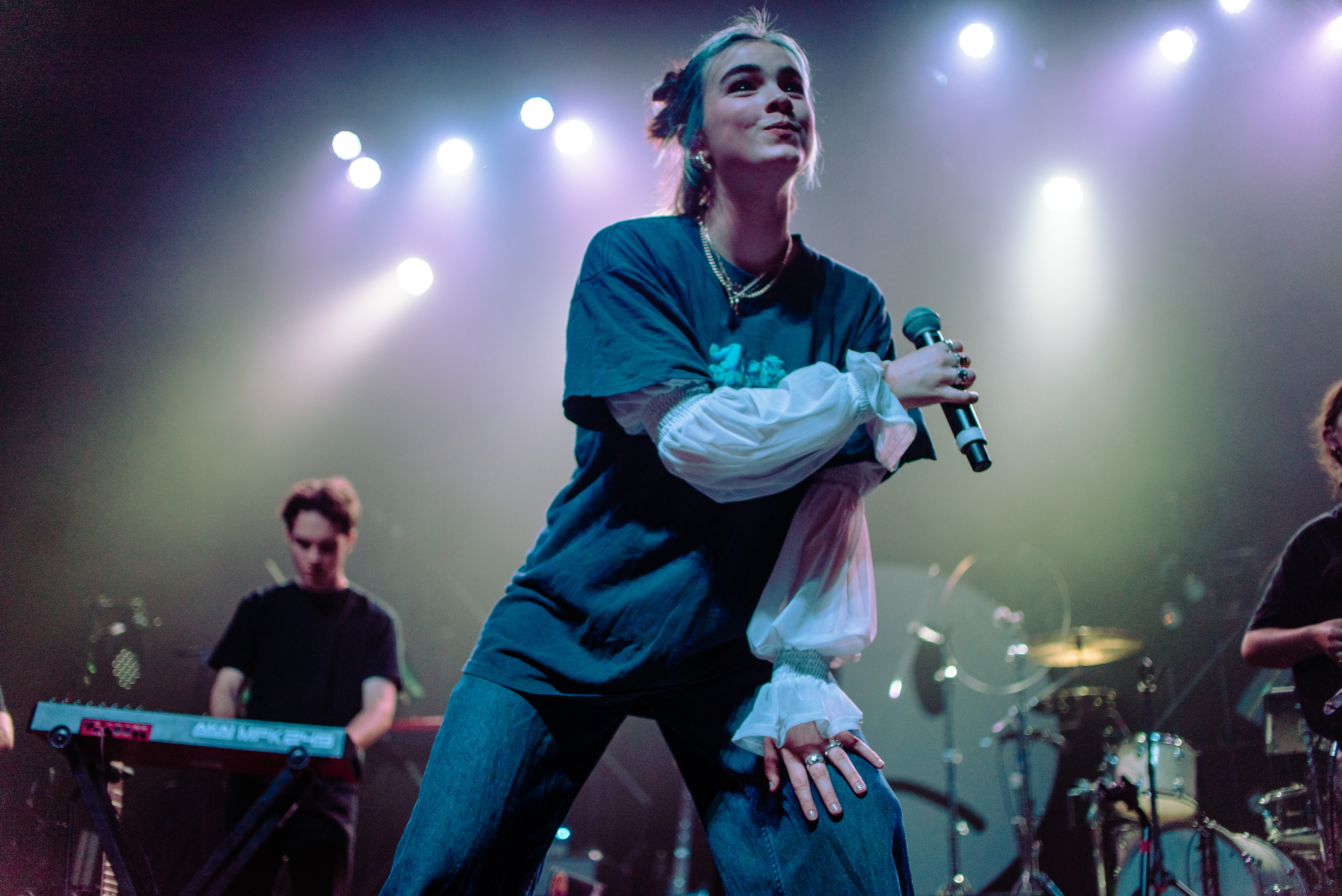 Rising Singer Benee Steals the Show During Limited Run on Conan Gray’s “Comfort Crowd Tour”