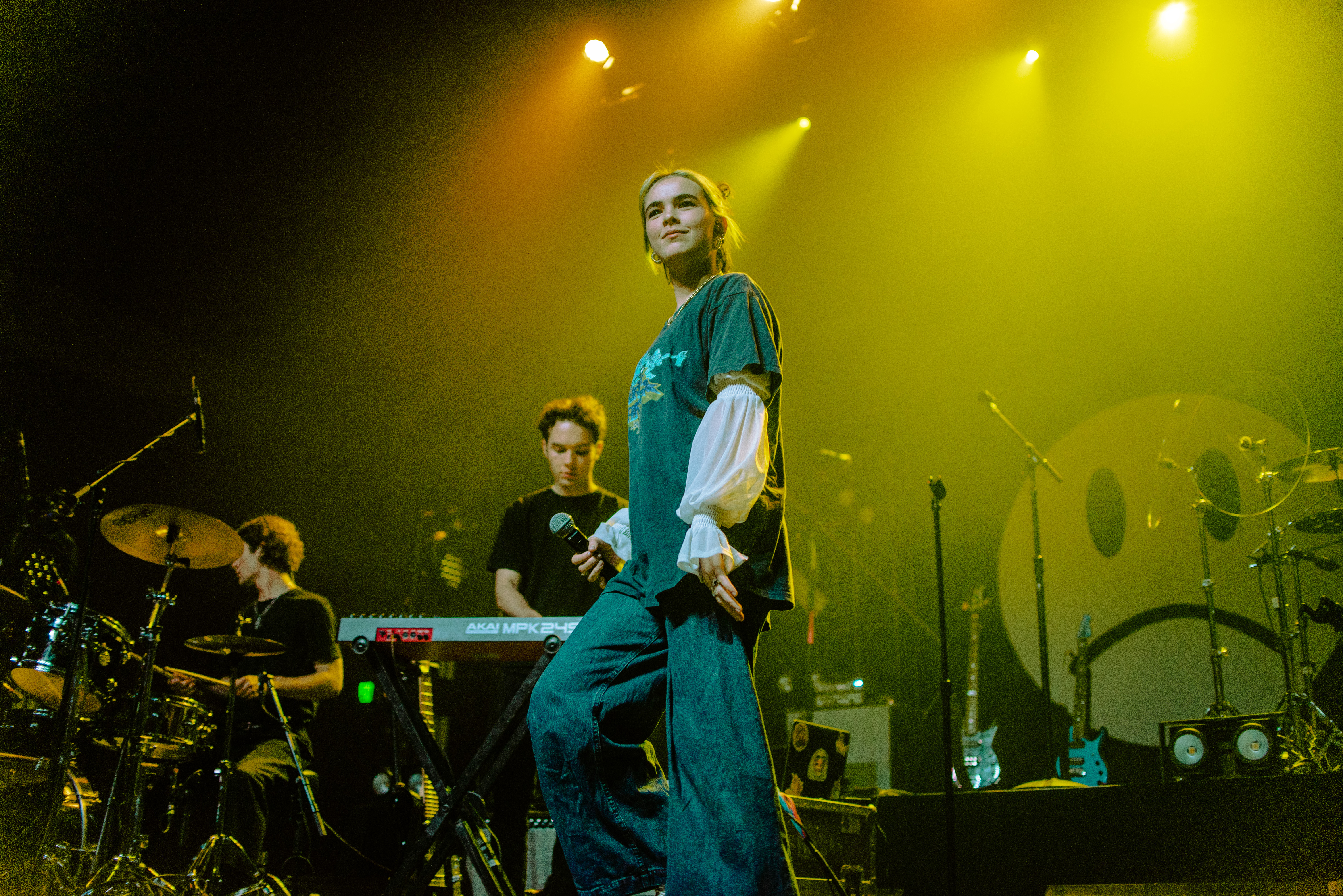 Rising Singer Benee Steals the Show During Limited Run on Conan Gray’s “Comfort Crowd Tour”