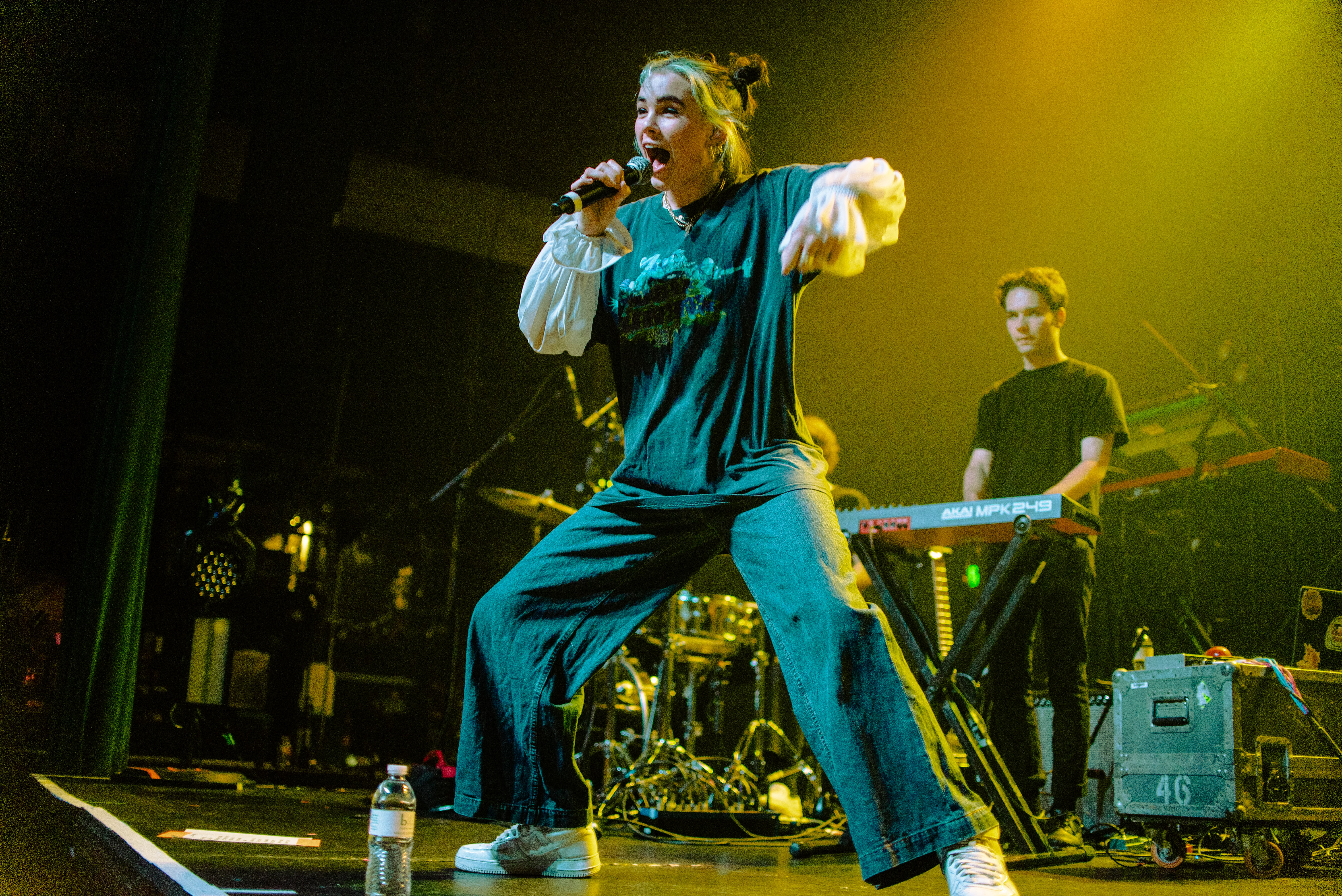 Rising Singer Benee Steals the Show During Limited Run on Conan Gray’s “Comfort Crowd Tour”