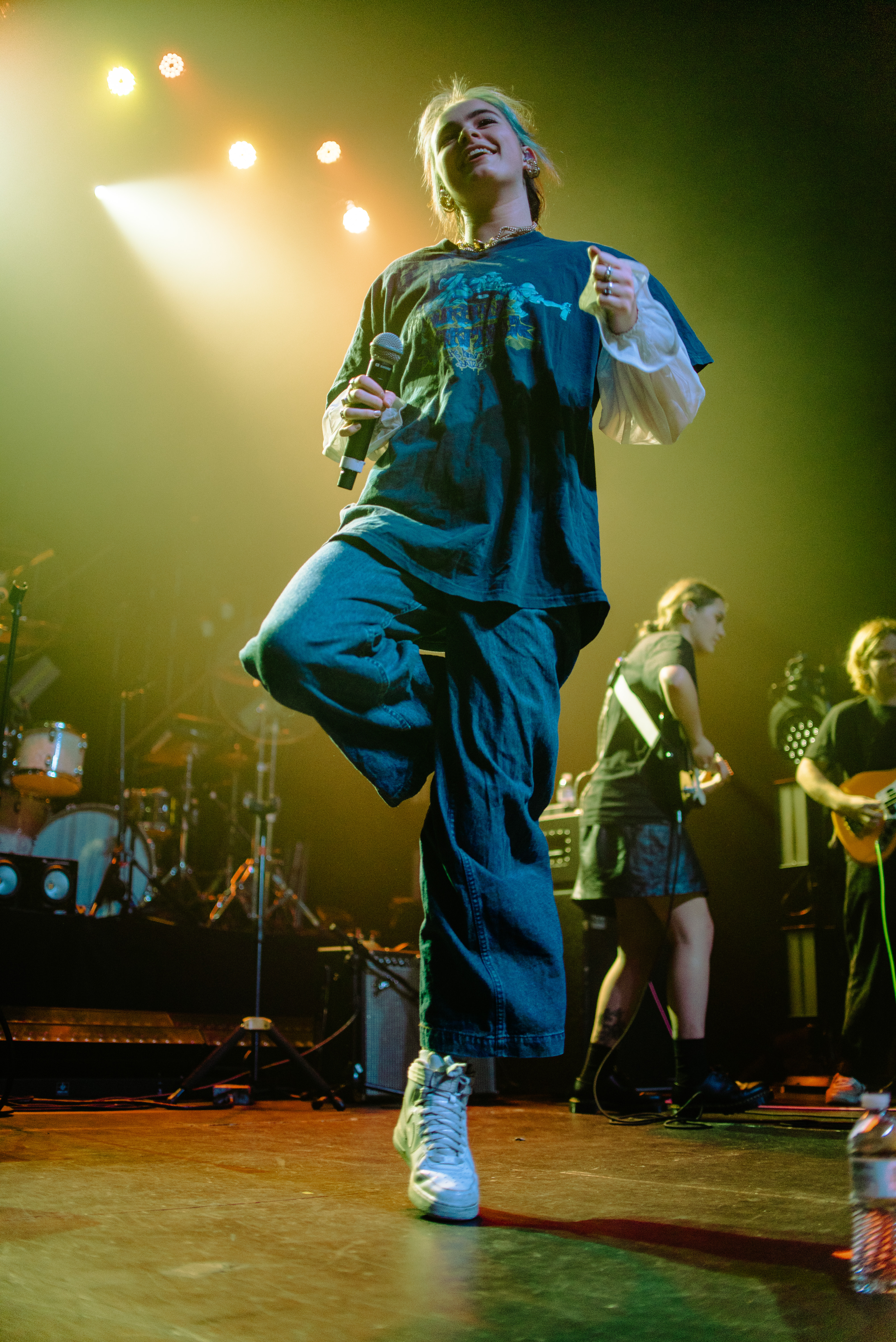 Rising Singer Benee Steals the Show During Limited Run on Conan Gray’s “Comfort Crowd Tour”